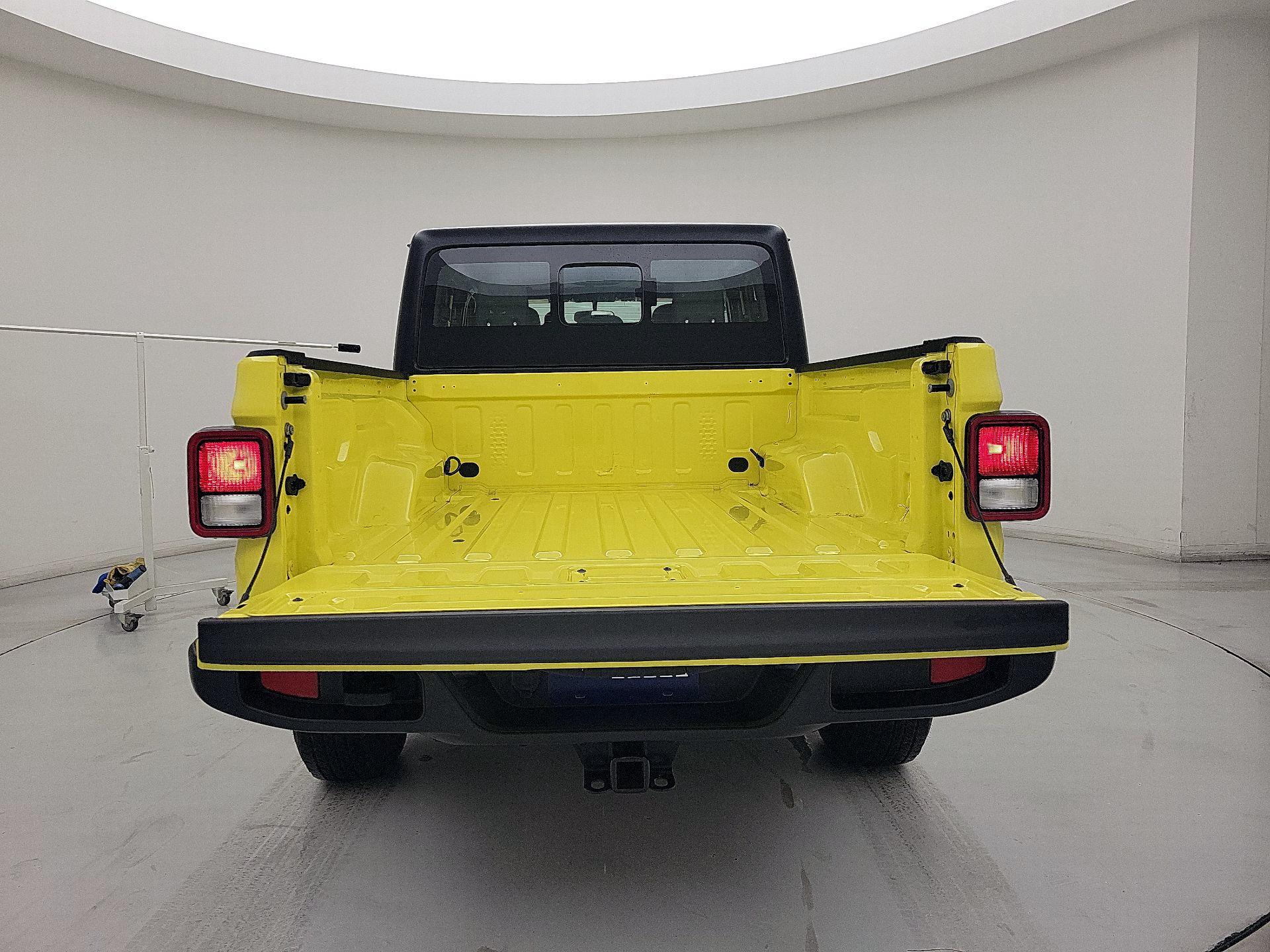 Thumbnail: 2024 Jeep Gladiator - 20