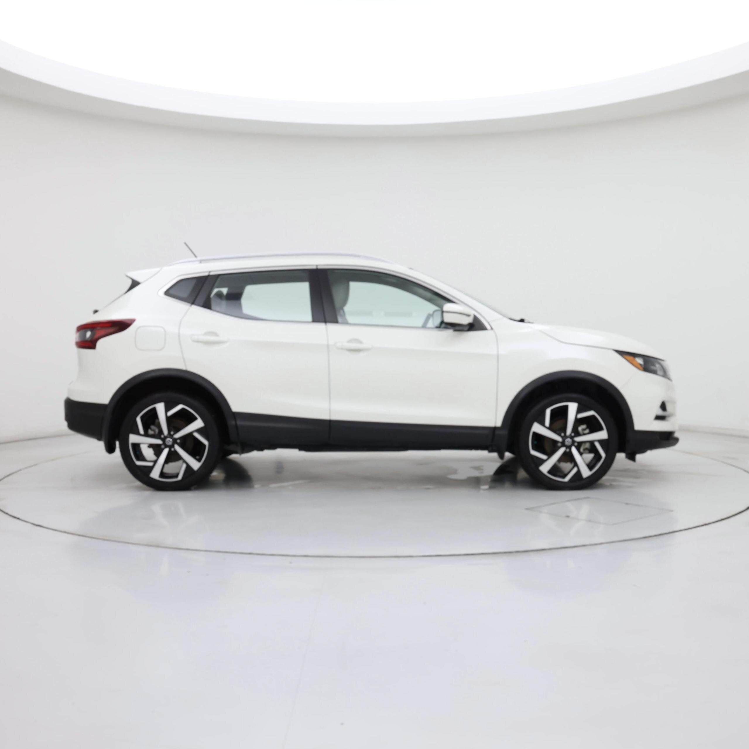 Thumbnail: 2022 Nissan Rogue Sport - 7