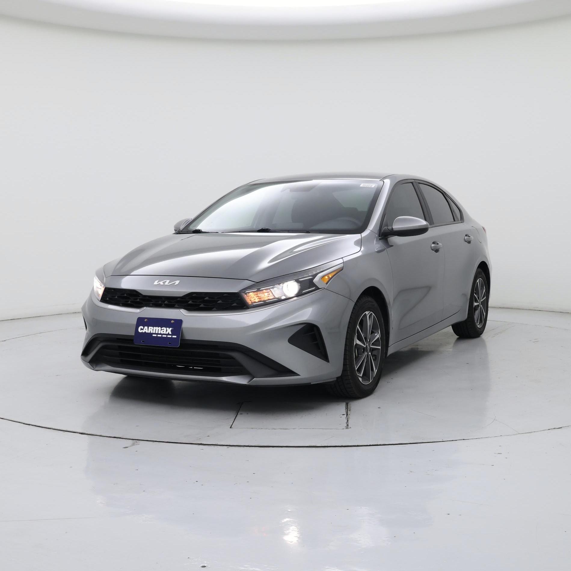 Thumbnail: 2022 Kia Forte - 4