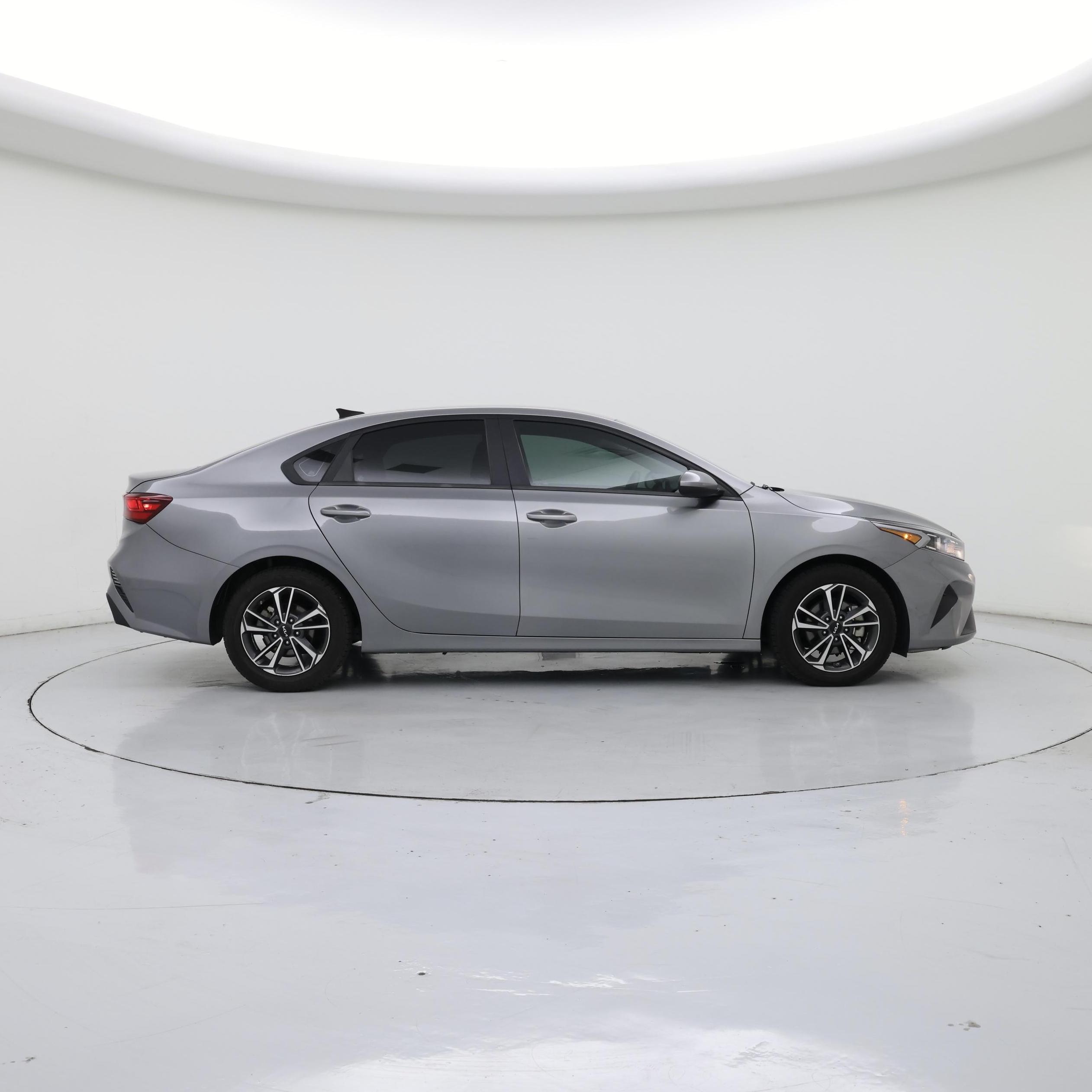 Thumbnail: 2022 Kia Forte - 7
