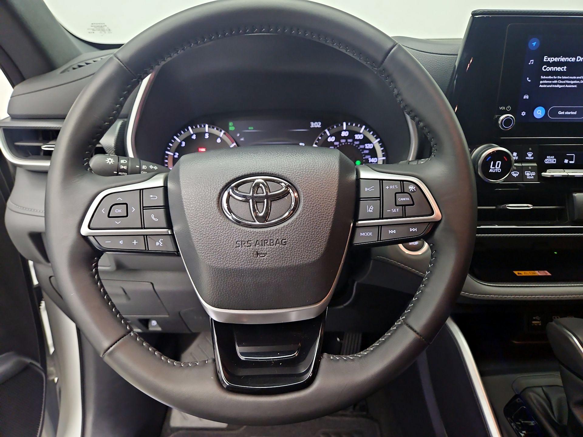 Thumbnail: 2024 Toyota Highlander - 10