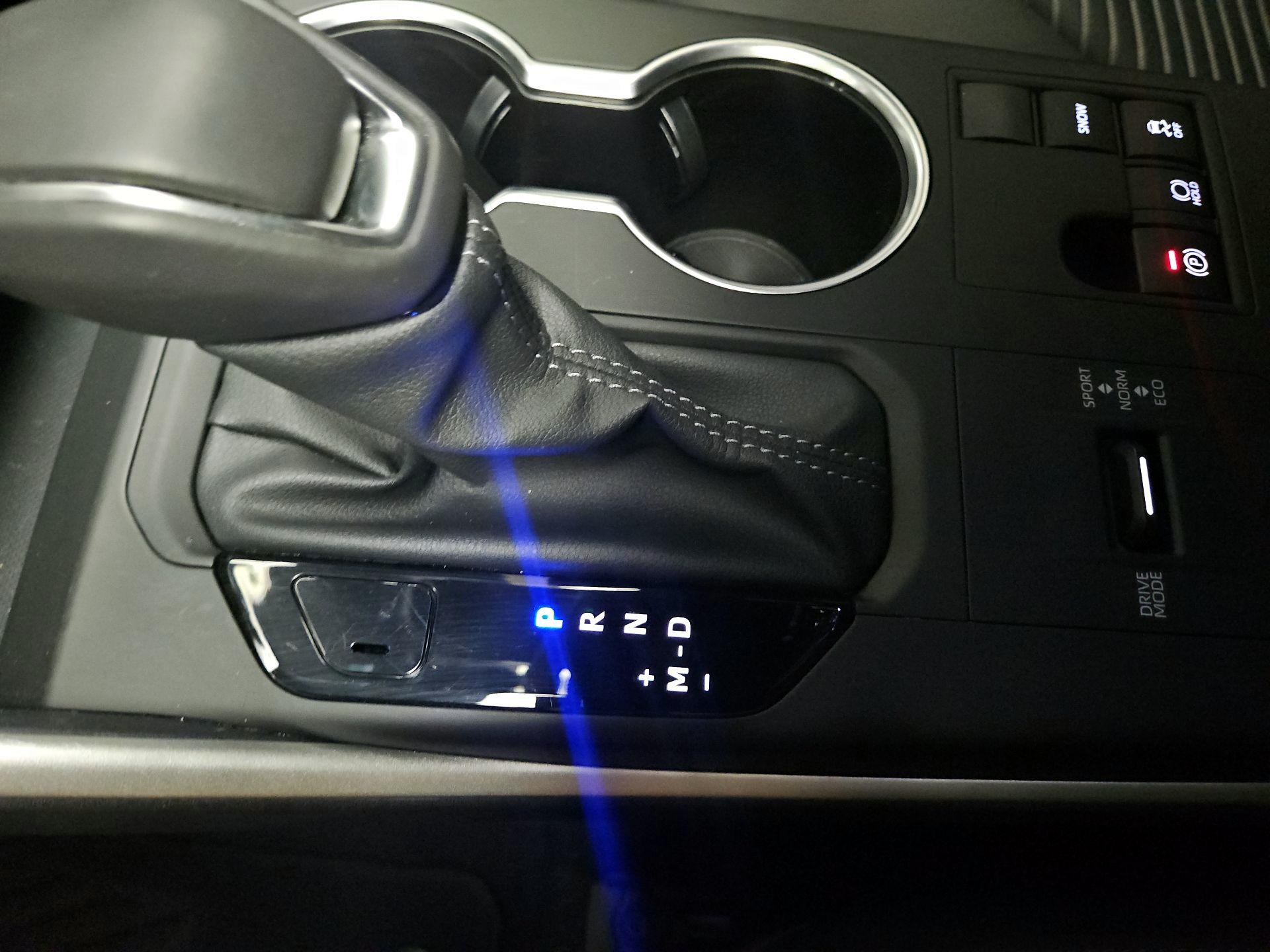 Thumbnail: 2024 Toyota Highlander - 17