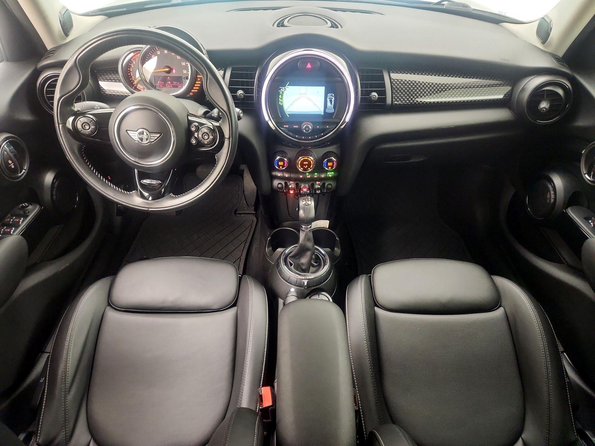 Thumbnail: 2017 MINI Cooper Hardtop - 9