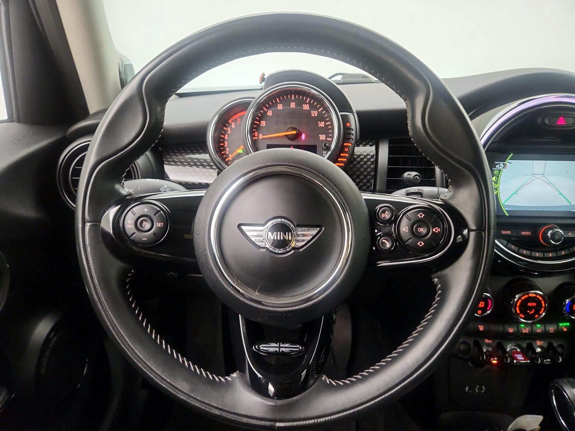 Thumbnail: 2017 MINI Cooper Hardtop - 10