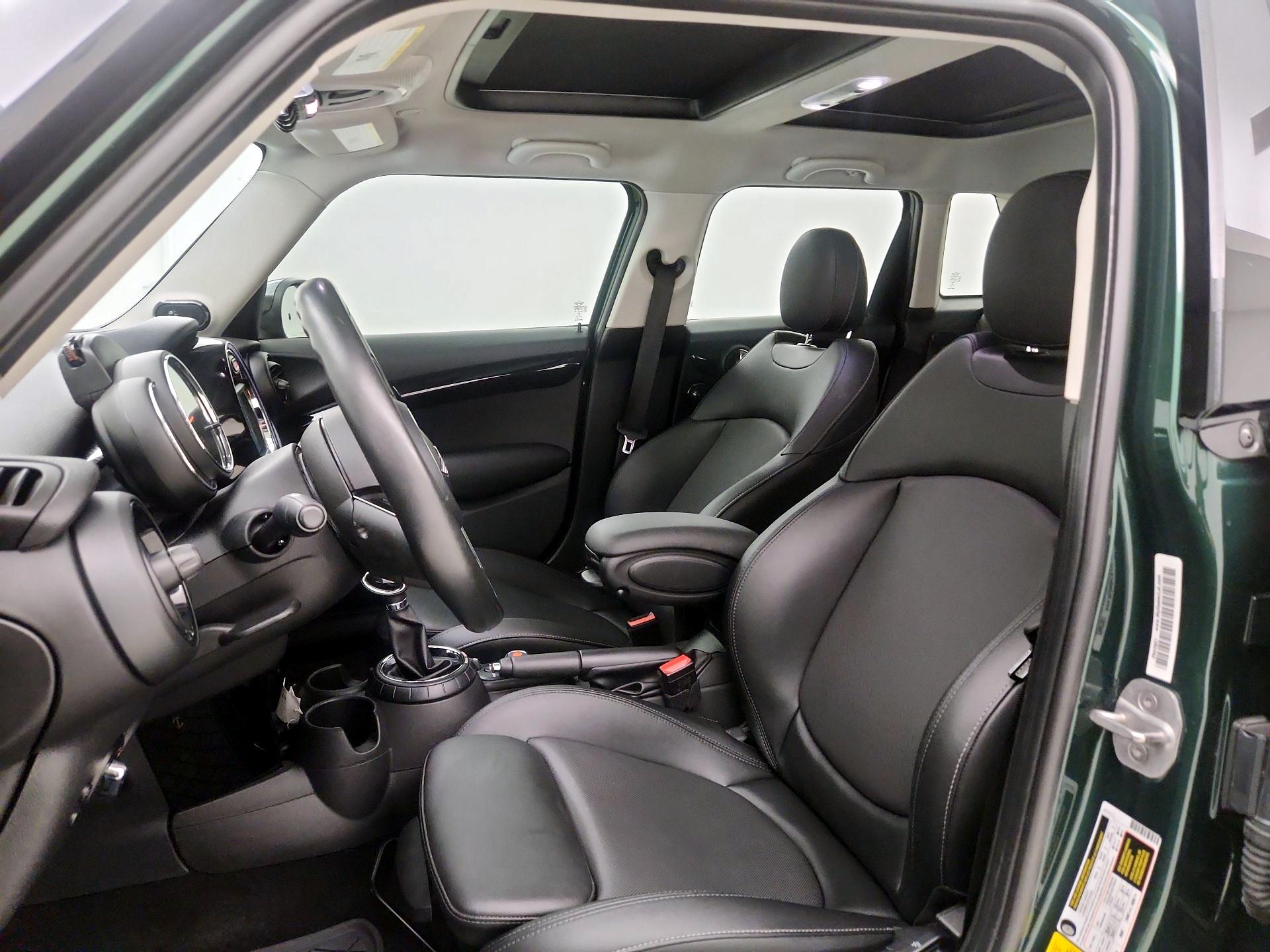 Thumbnail: 2017 MINI Cooper Hardtop - 11