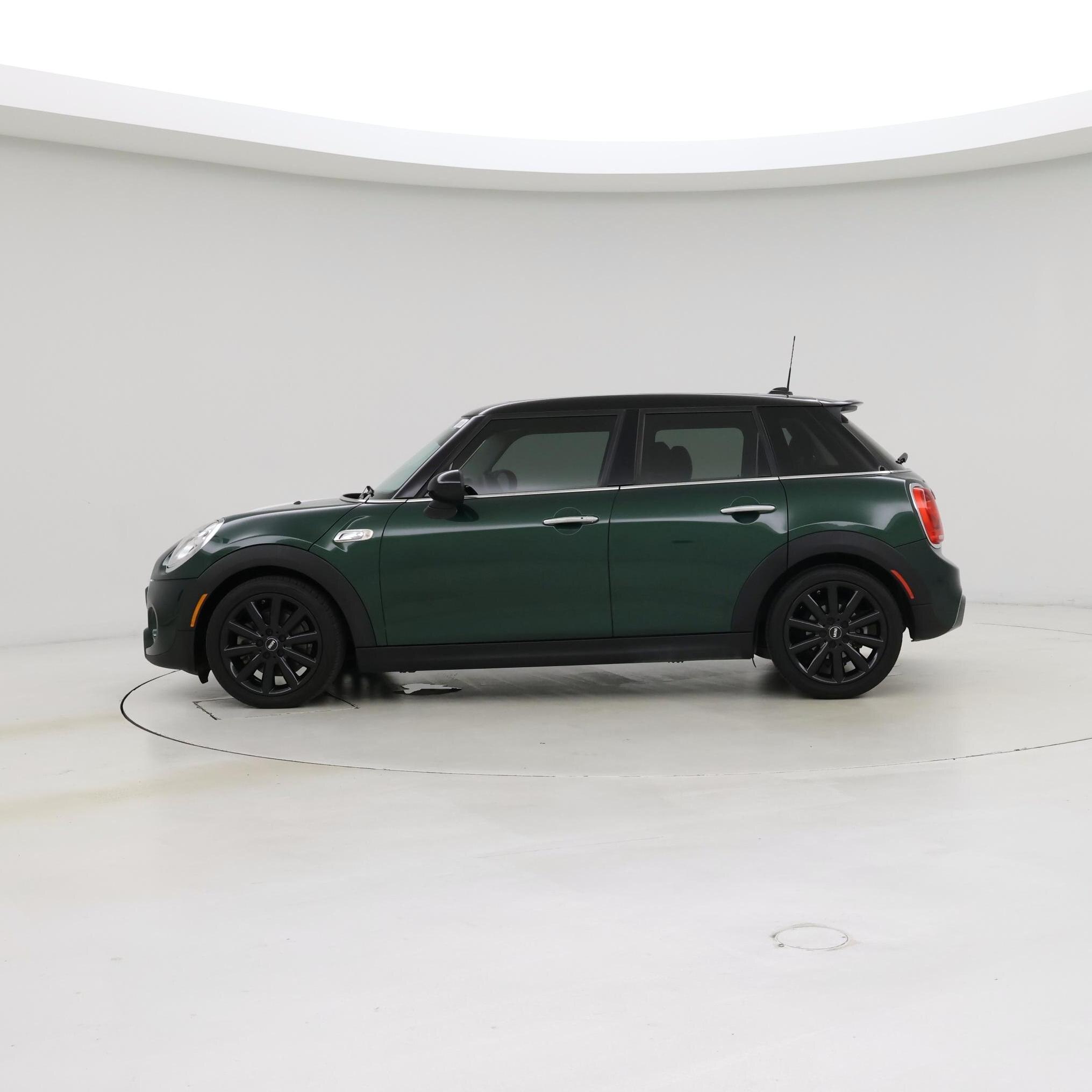 Thumbnail: 2017 MINI Cooper Hardtop - 3