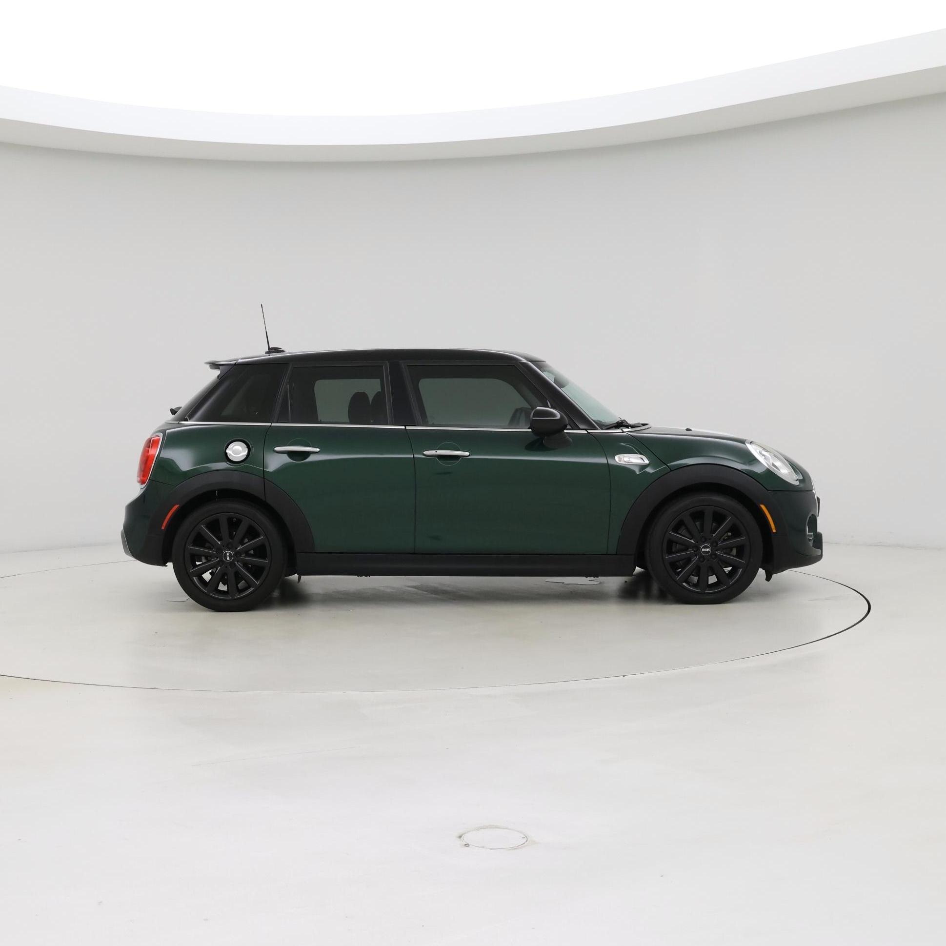 Thumbnail: 2017 MINI Cooper Hardtop - 7
