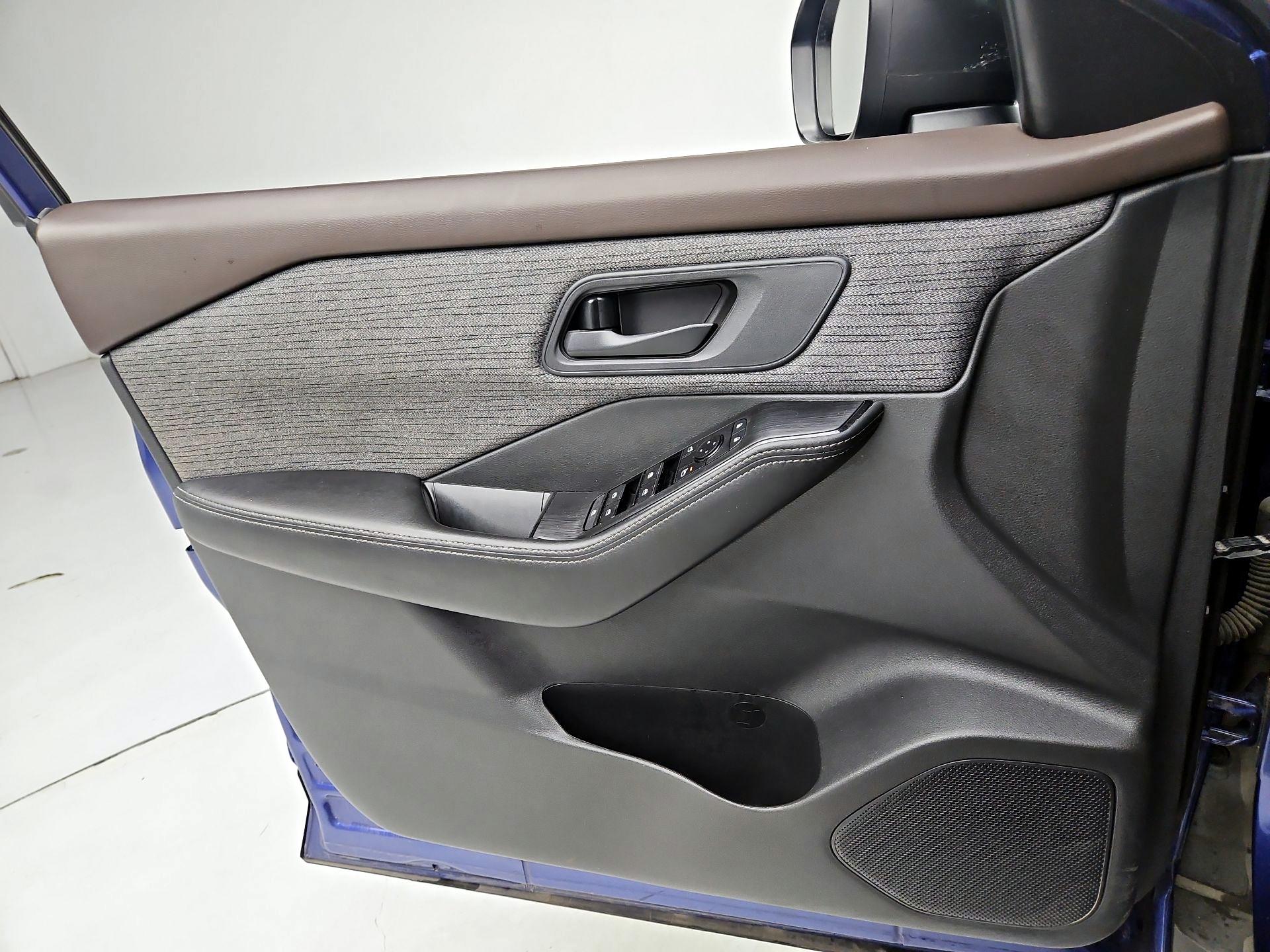 Thumbnail: 2021 Nissan Rogue - 12