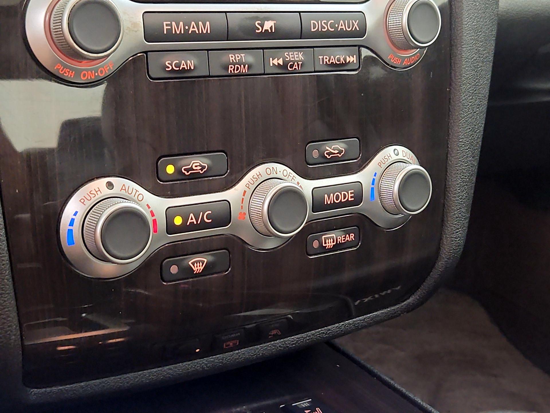 Thumbnail: 2014 Nissan Maxima - 17