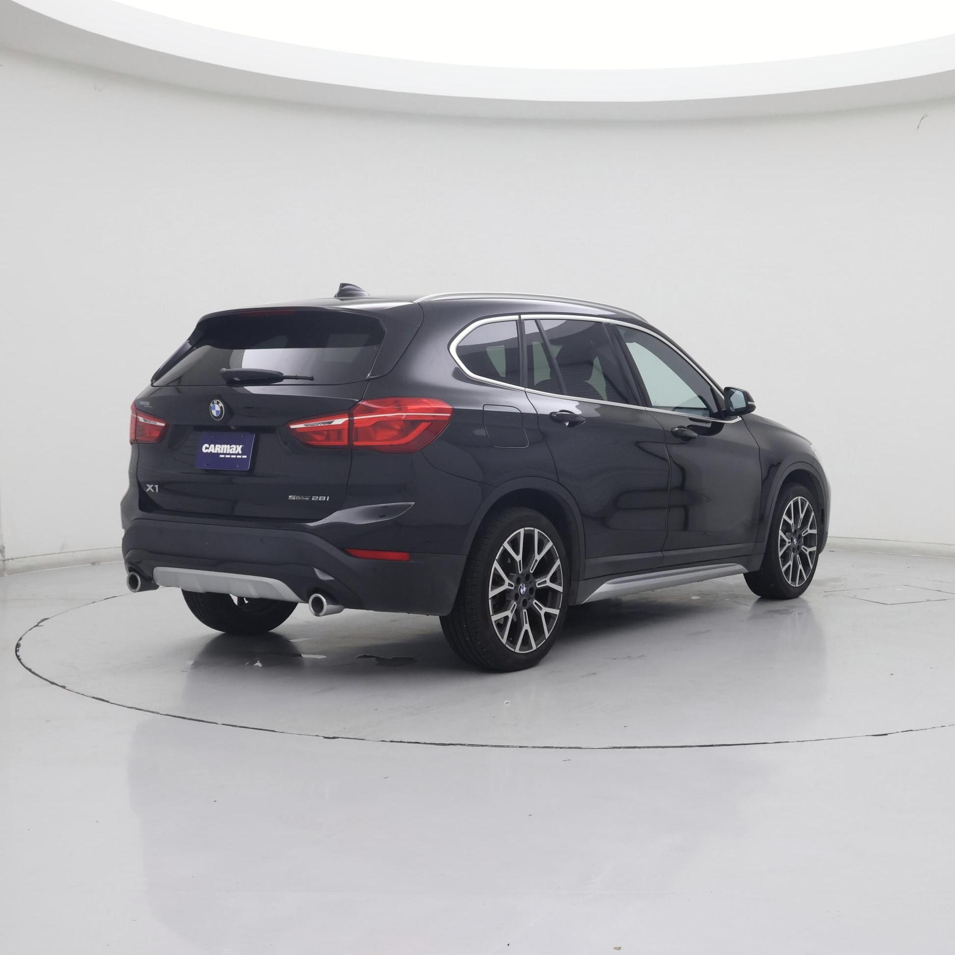 Thumbnail: 2022 BMW X1 - 8