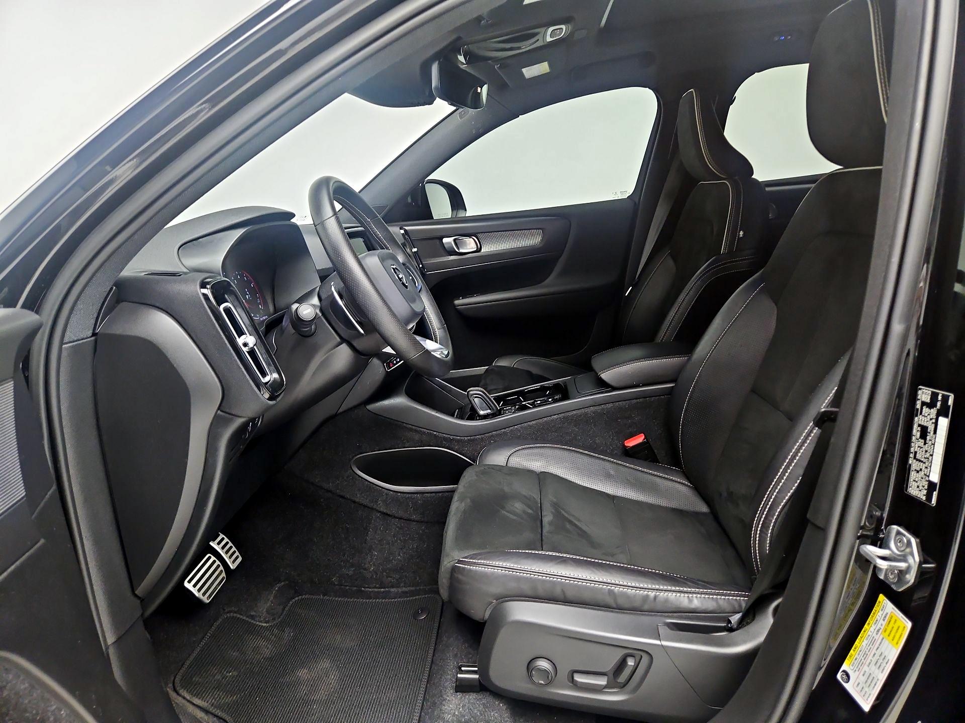 Thumbnail: 2020 Volvo XC40 - 11
