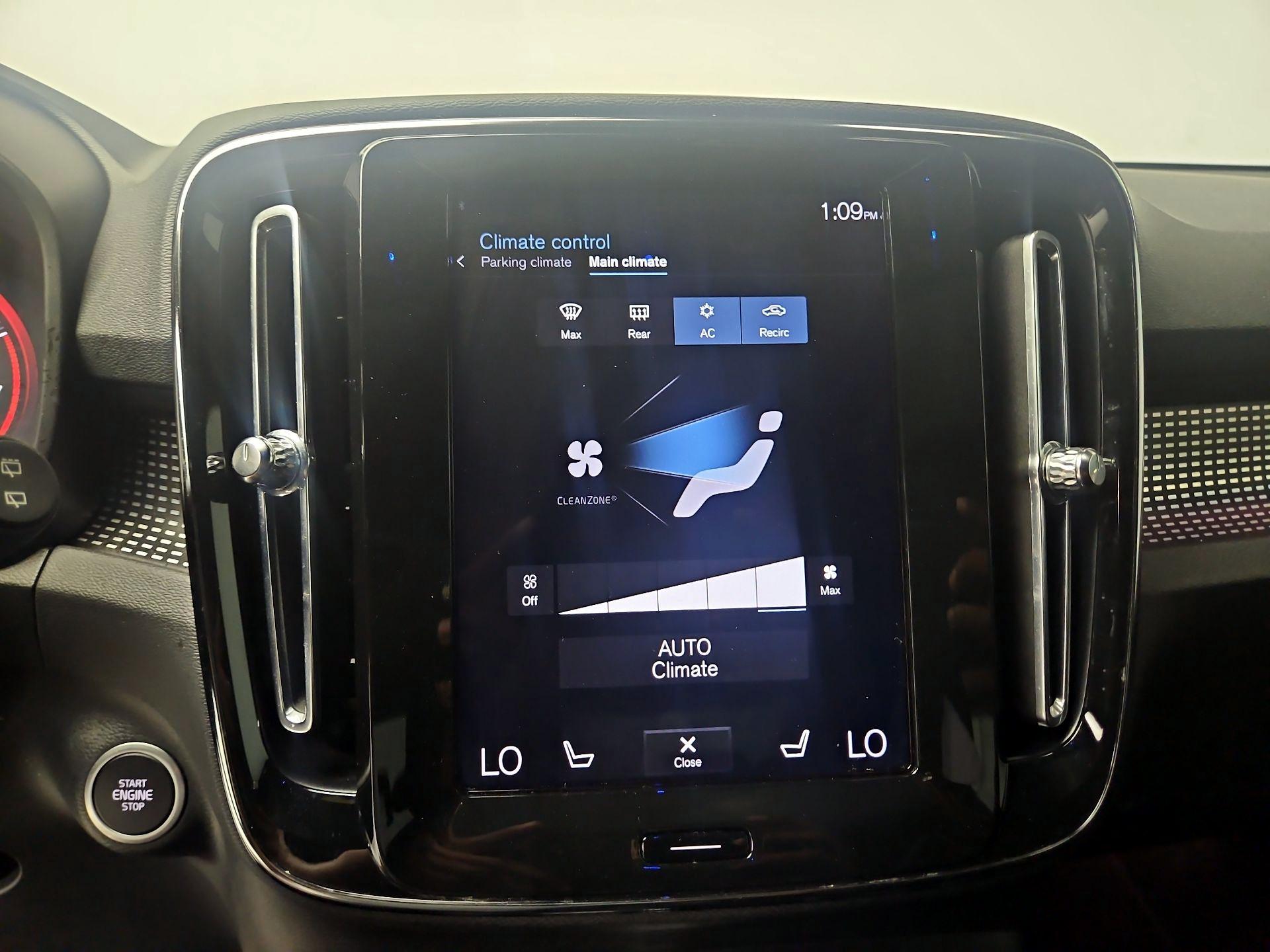 Thumbnail: 2020 Volvo XC40 - 17