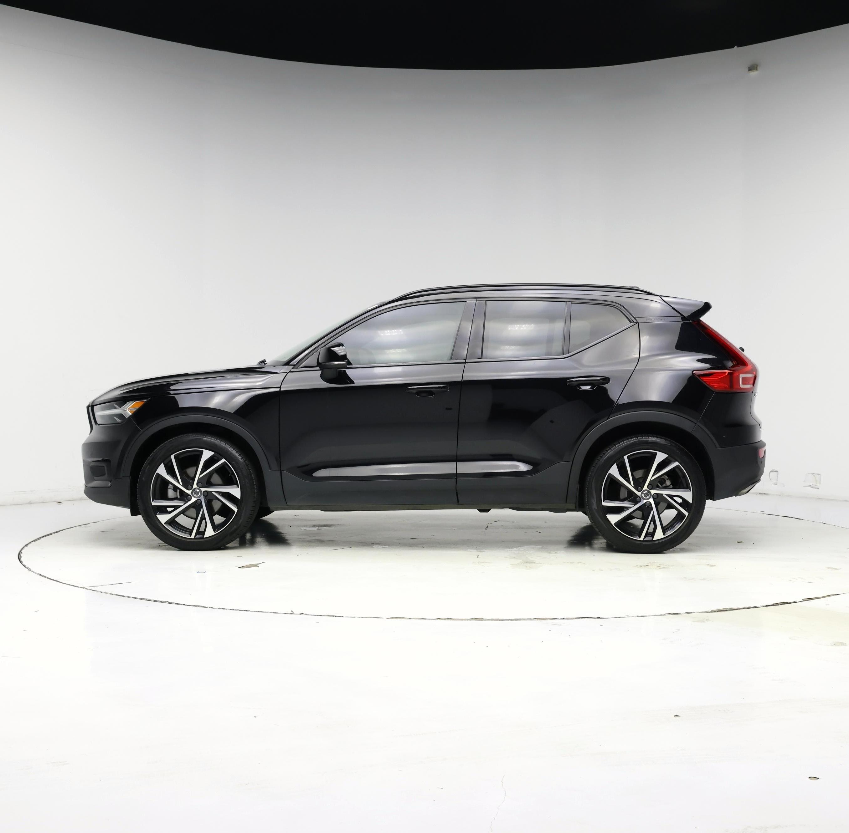 Thumbnail: 2020 Volvo XC40 - 3