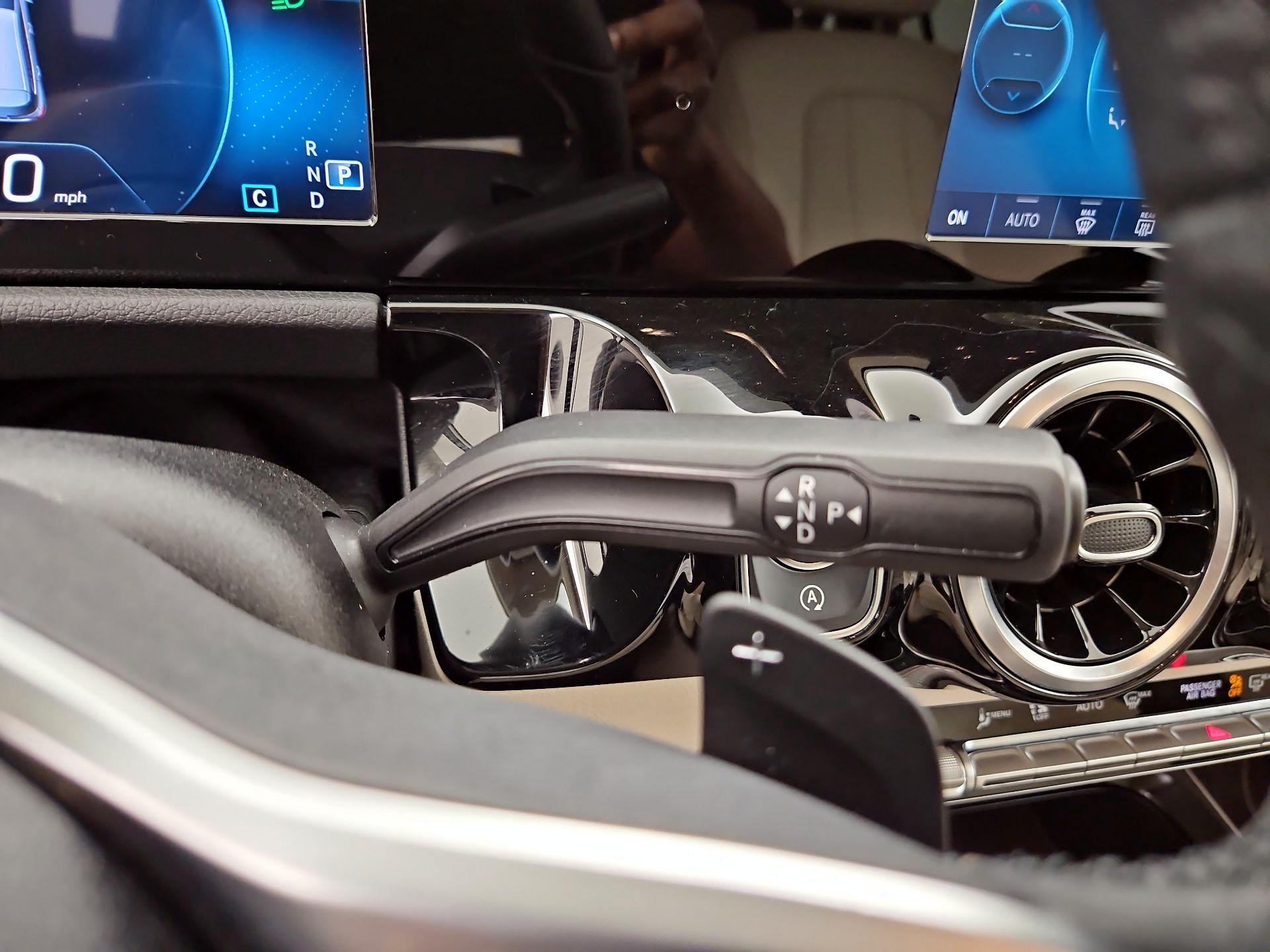 Thumbnail: 2022 Mercedes-Benz GLA - 17