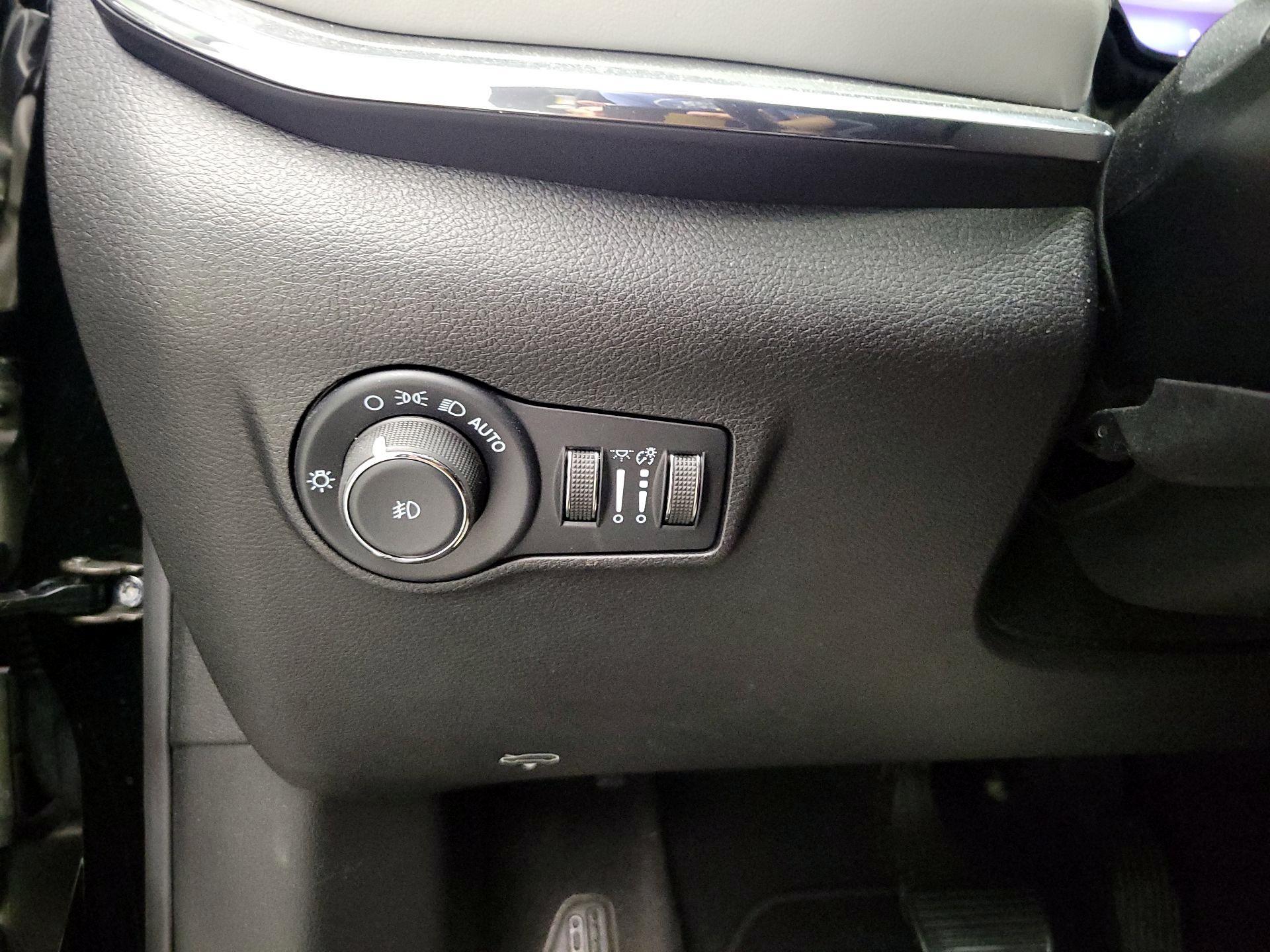 Thumbnail: 2022 Jeep Compass - 13