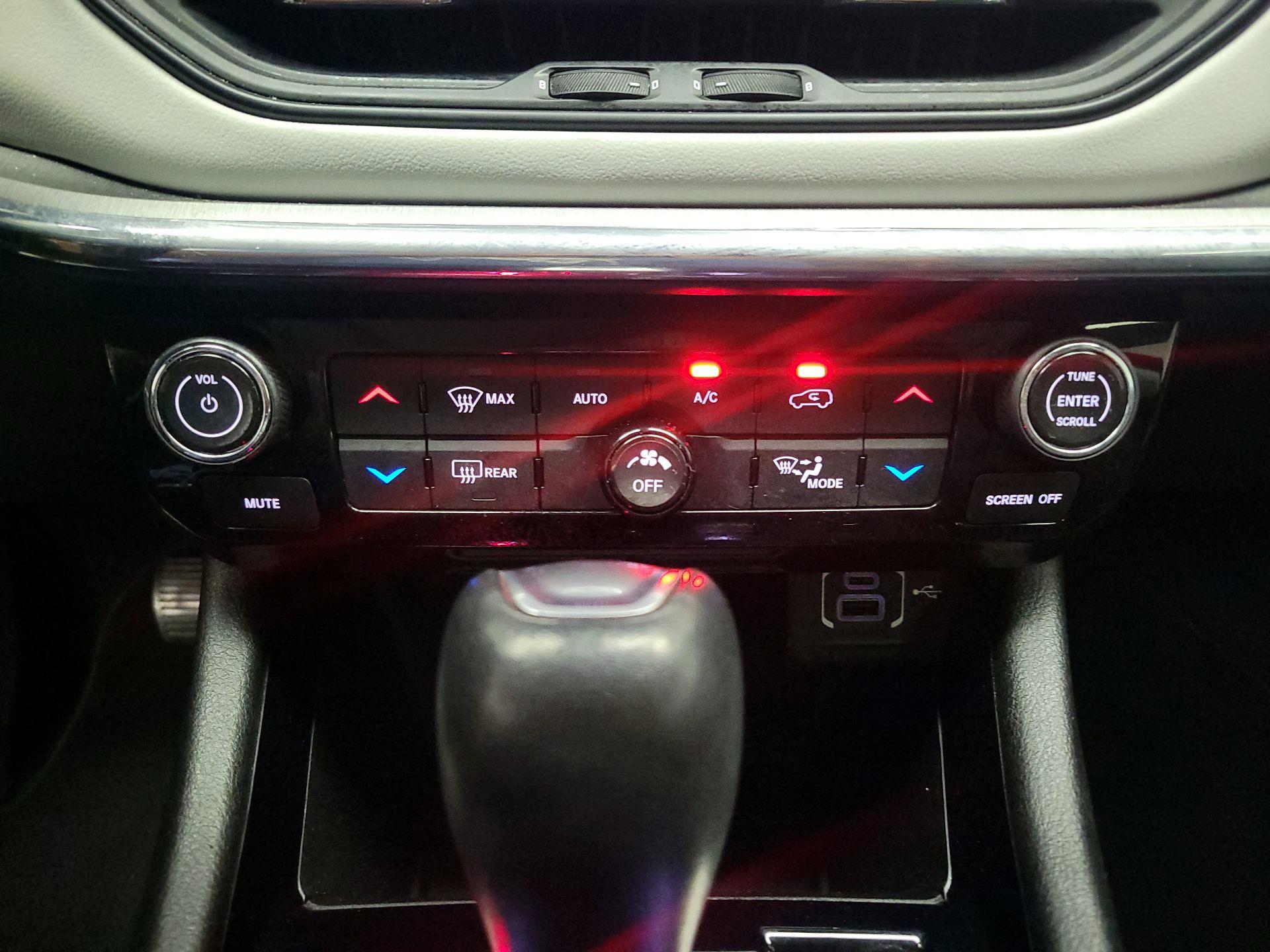 Thumbnail: 2022 Jeep Compass - 16