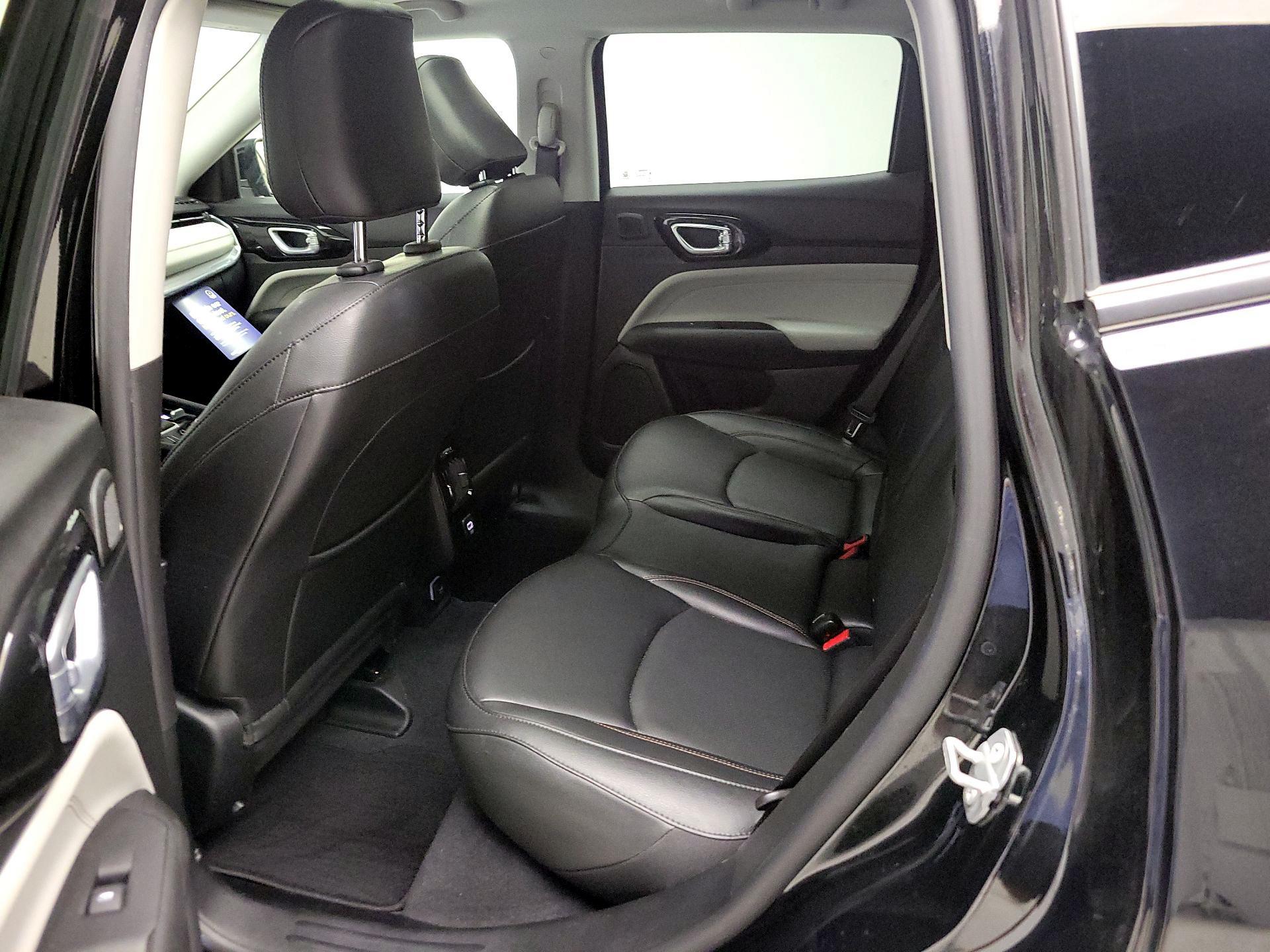 Thumbnail: 2022 Jeep Compass - 20