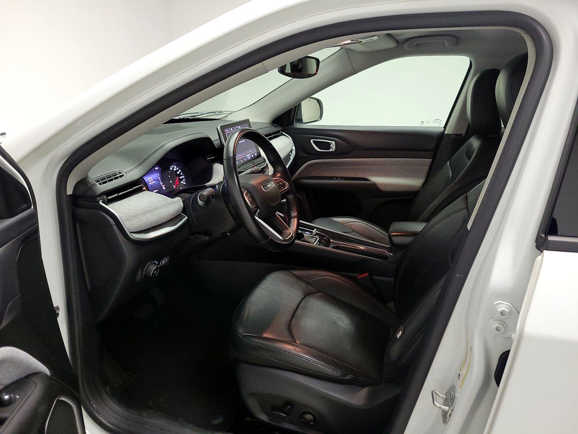 Thumbnail: 2022 Jeep Compass - 11