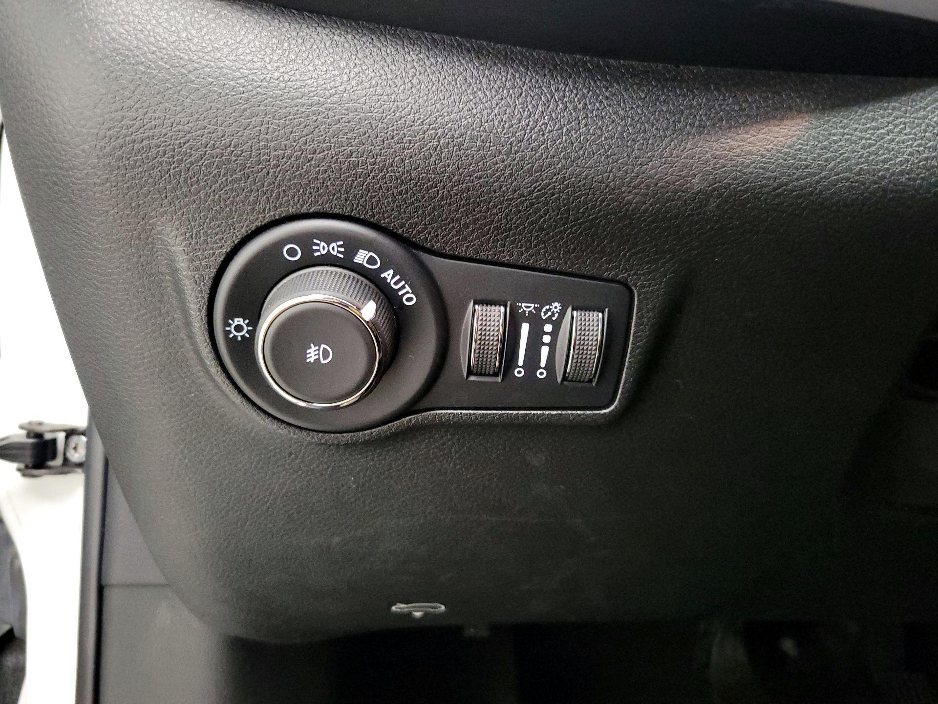 Thumbnail: 2022 Jeep Compass - 13