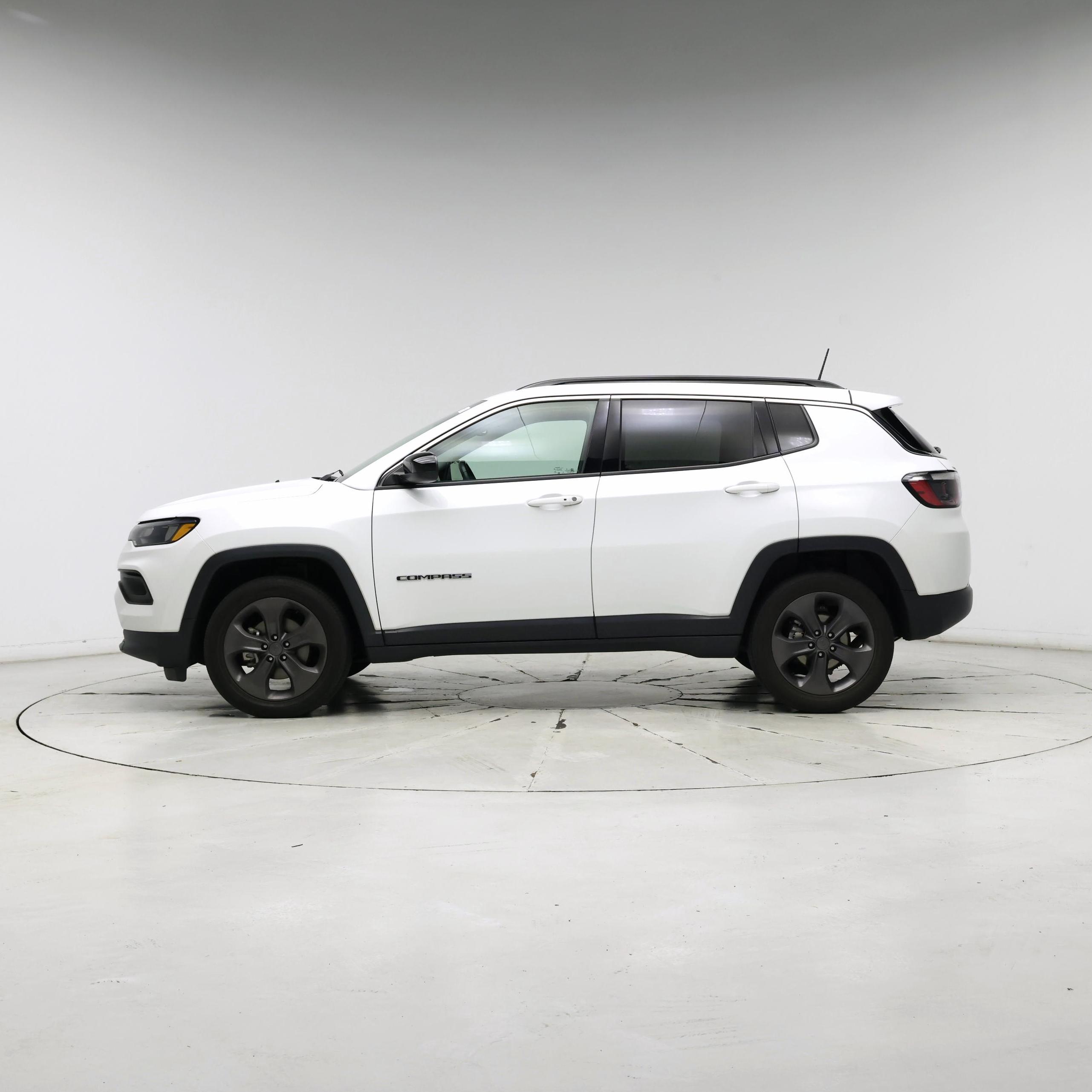 Thumbnail: 2022 Jeep Compass - 3