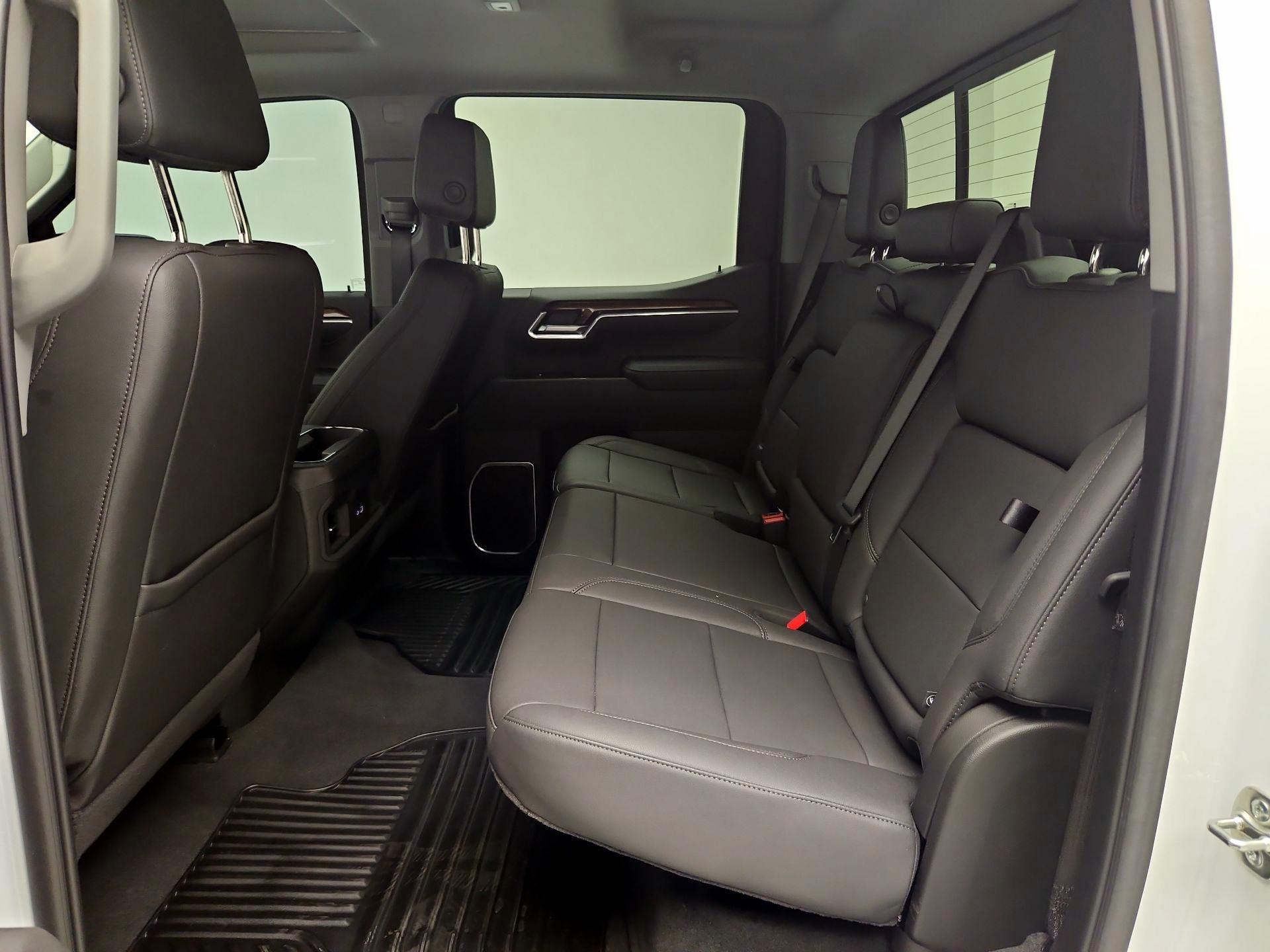 Thumbnail: 2025 Chevrolet Silverado 1500 - 17