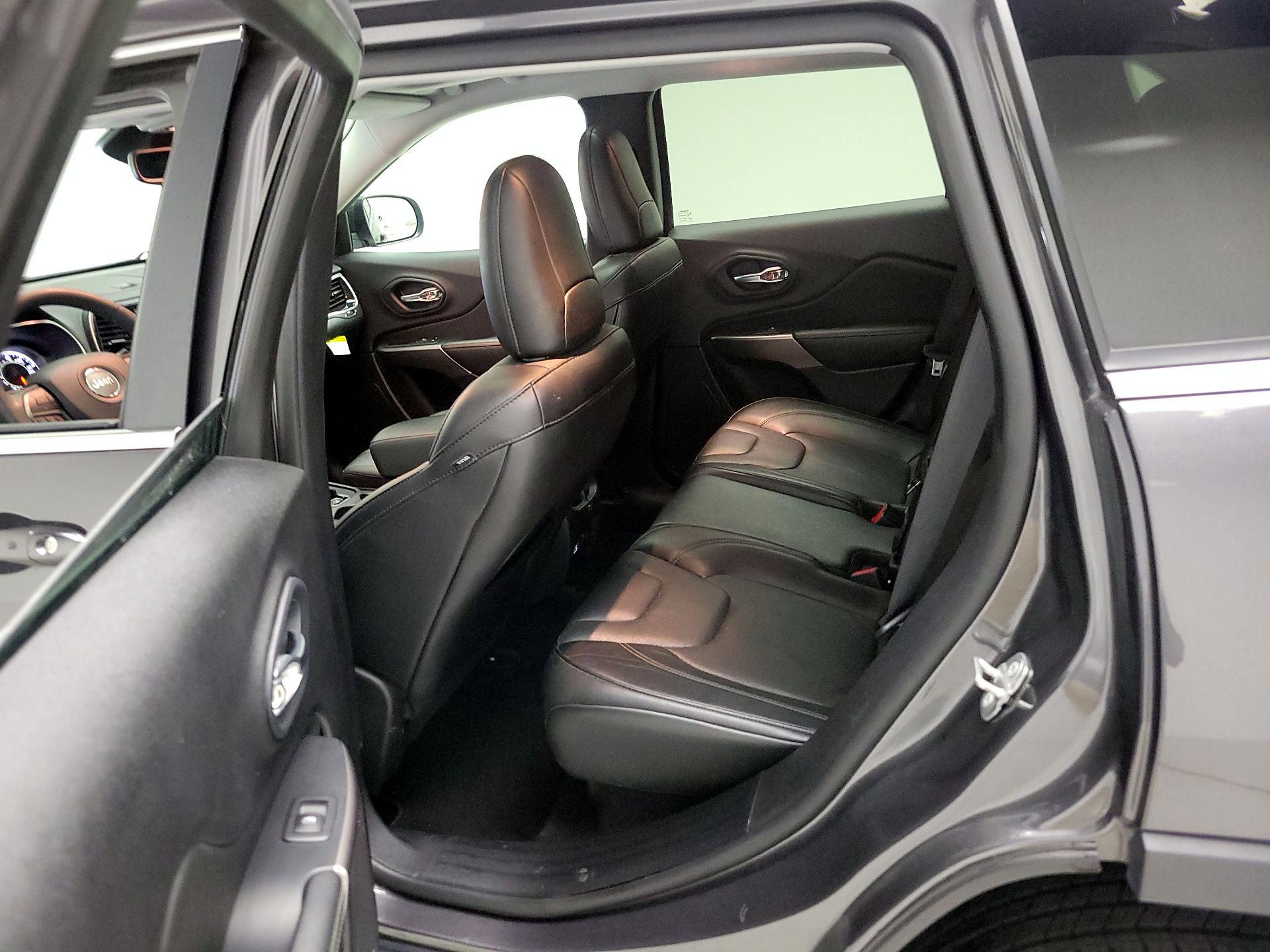 Thumbnail: 2021 Jeep Cherokee - 19