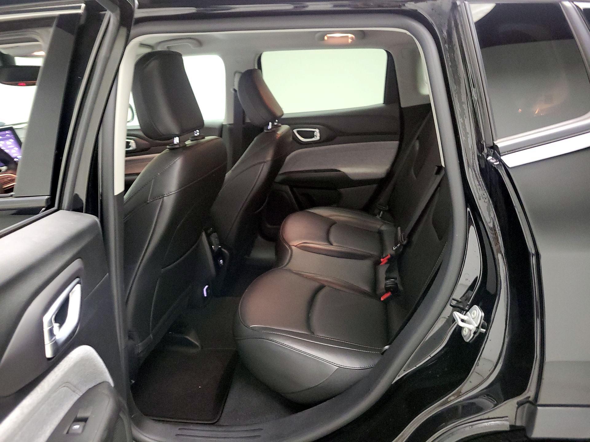 Thumbnail: 2022 Jeep Compass - 18