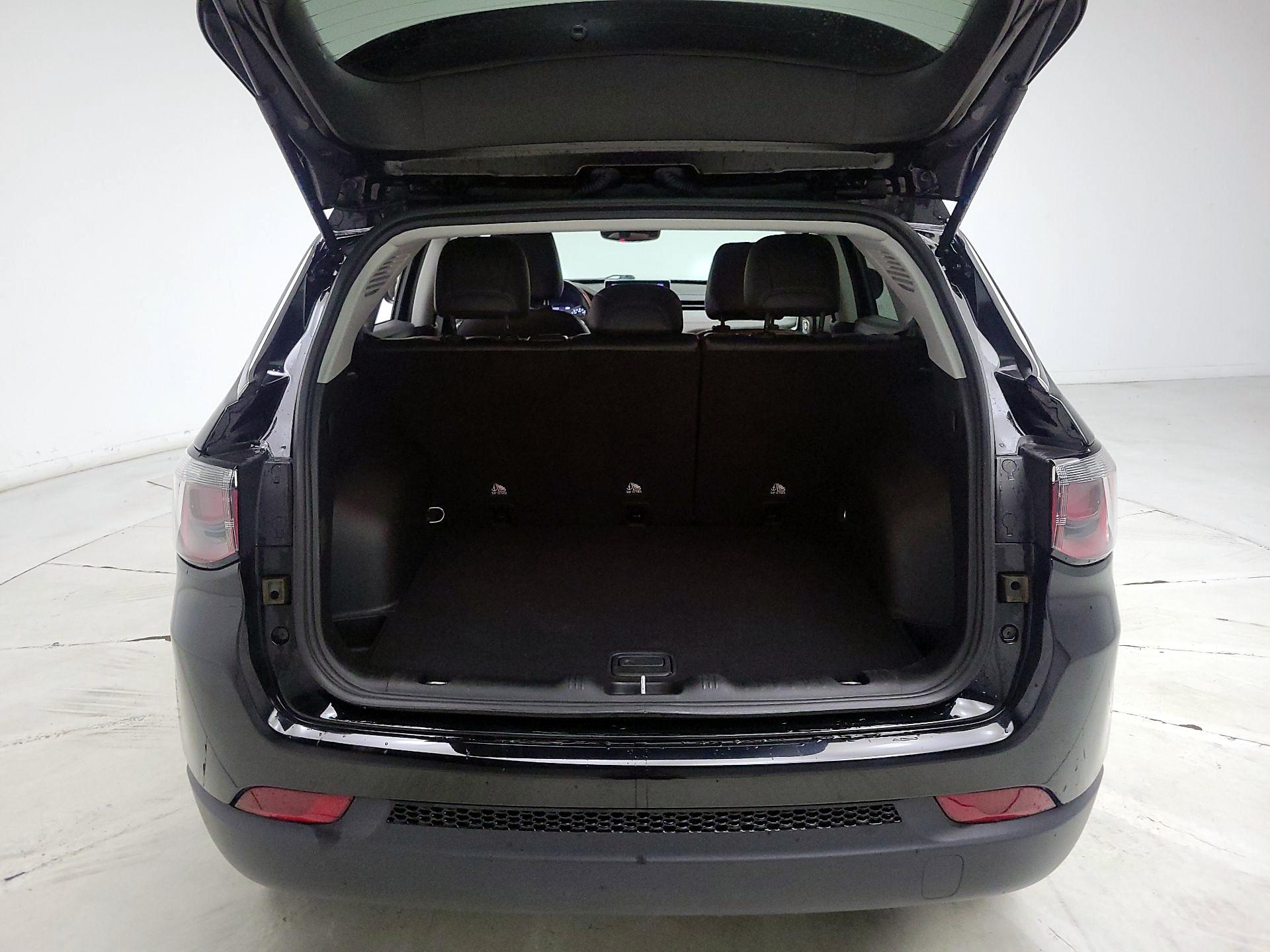 Thumbnail: 2022 Jeep Compass - 20