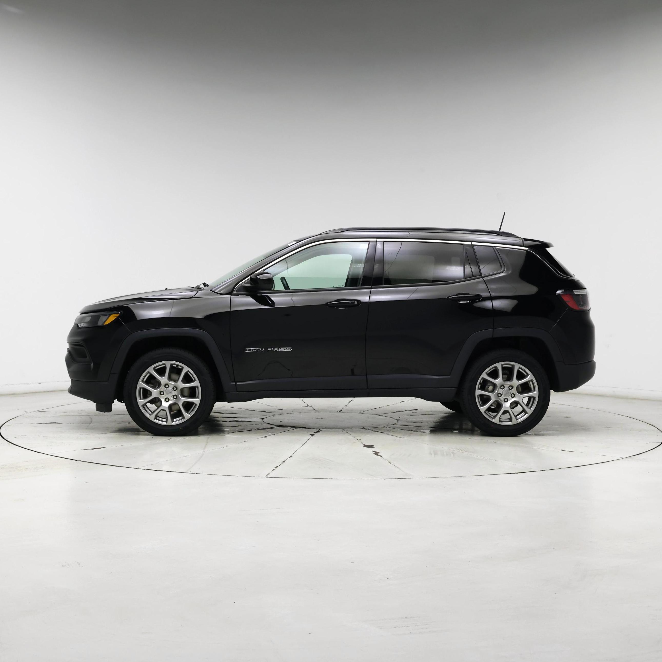 Thumbnail: 2022 Jeep Compass - 3