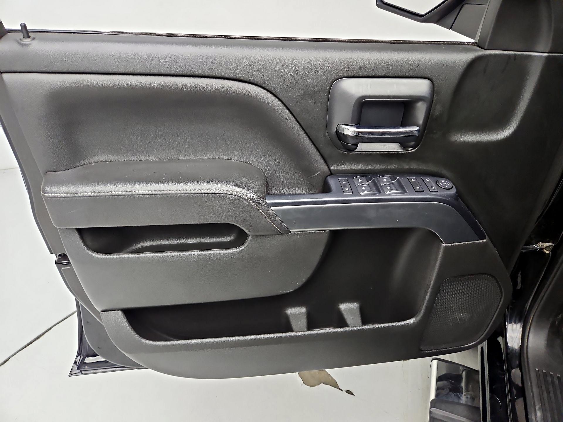 Thumbnail: 2017 Chevrolet Silverado 1500 - 12