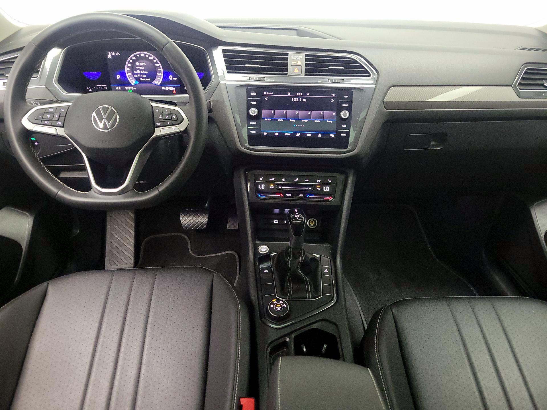 Thumbnail: 2023 Volkswagen Tiguan - 9