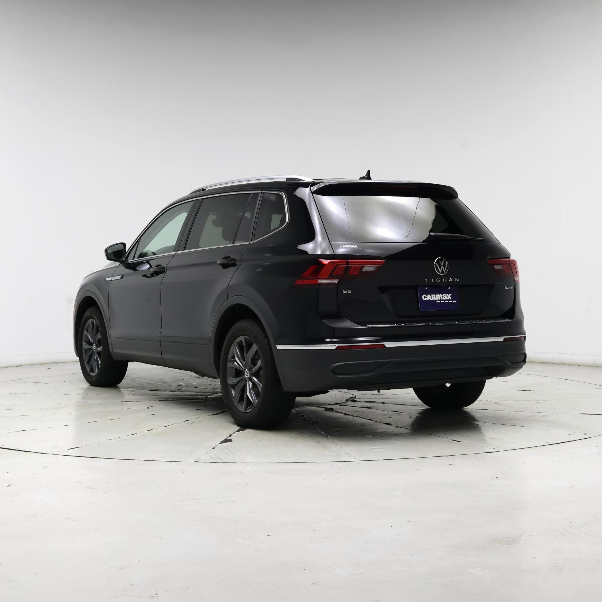Thumbnail: 2023 Volkswagen Tiguan - 2