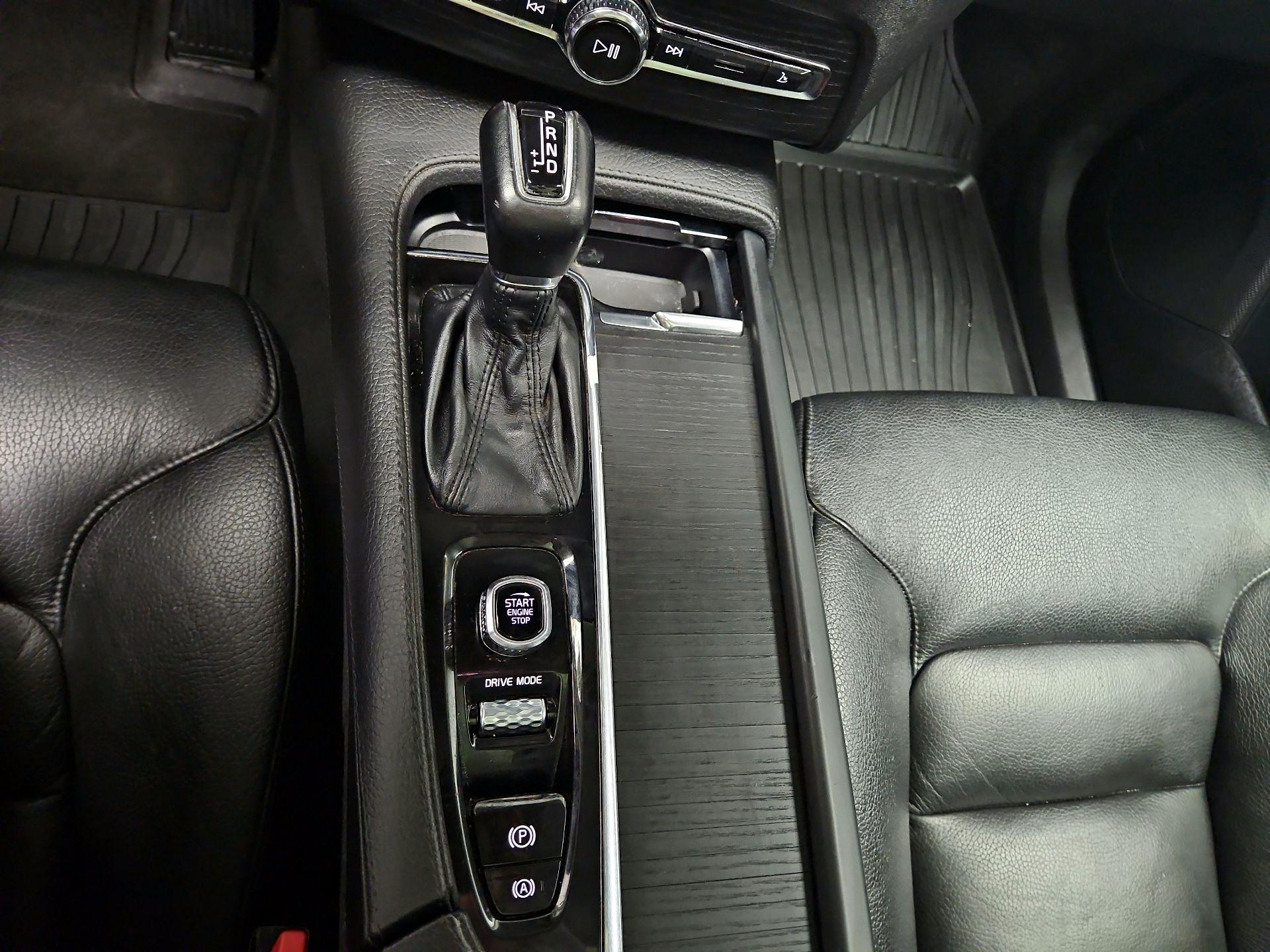 Thumbnail: 2020 Volvo XC90 - 18