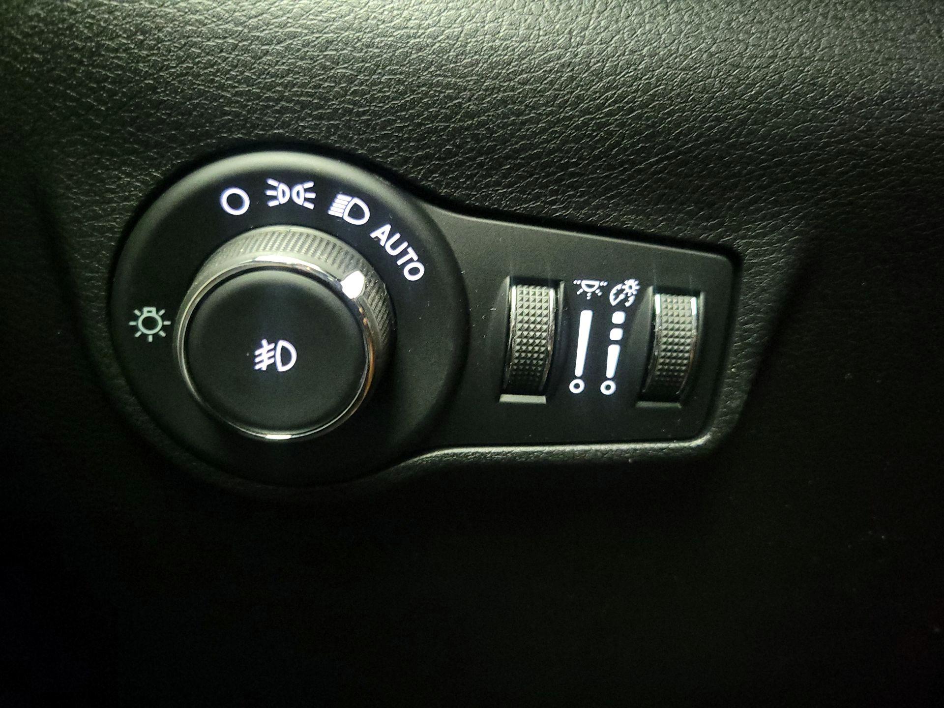 Thumbnail: 2022 Jeep Compass - 13