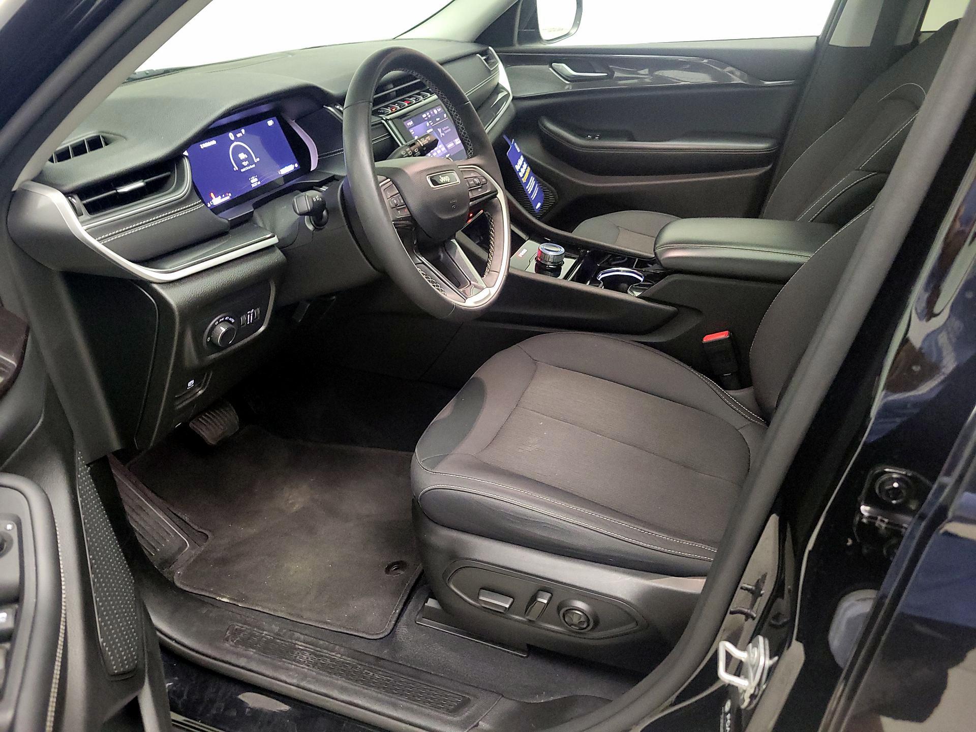 Thumbnail: 2023 Jeep Grand Cherokee - 11