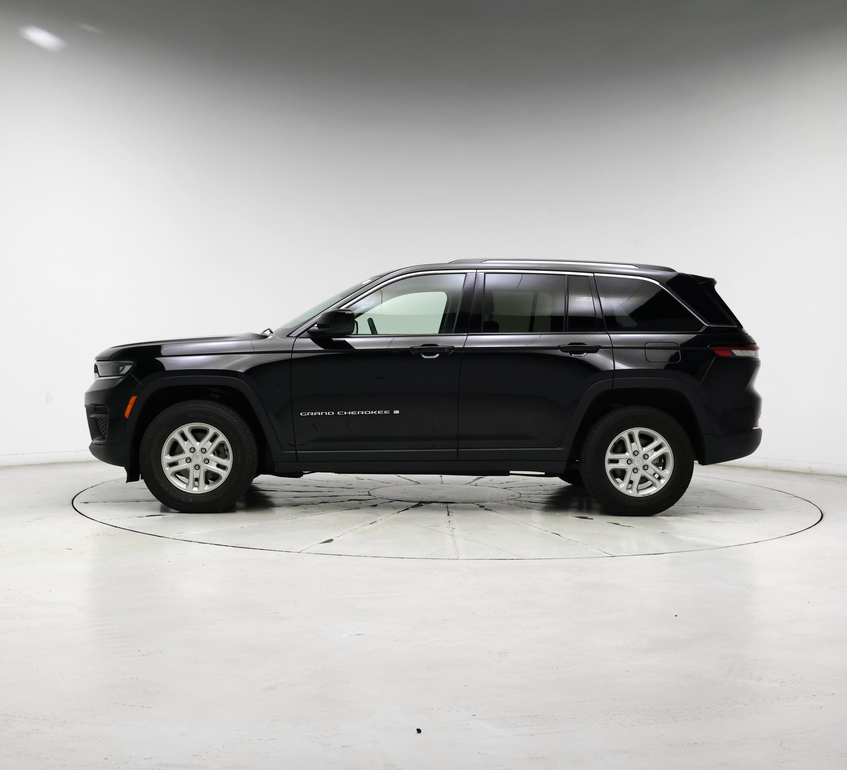 Thumbnail: 2023 Jeep Grand Cherokee - 3