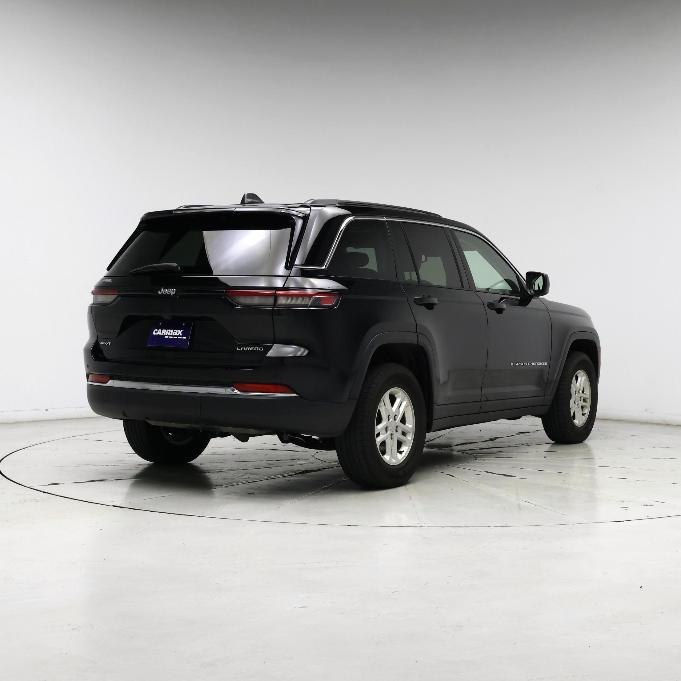 Thumbnail: 2023 Jeep Grand Cherokee - 8