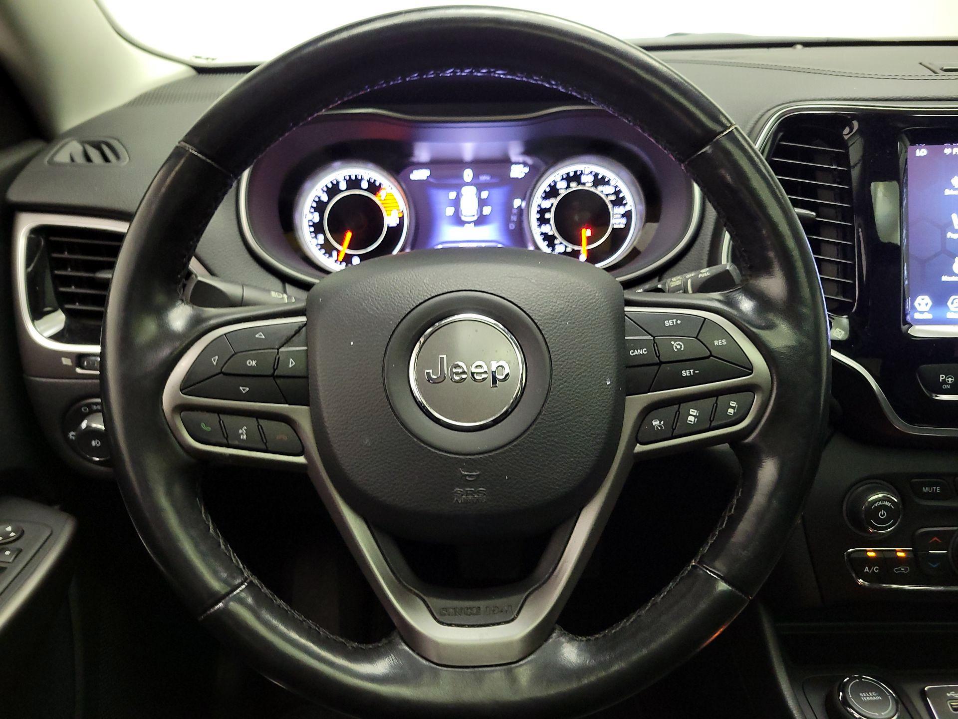 Thumbnail: 2021 Jeep Cherokee - 10