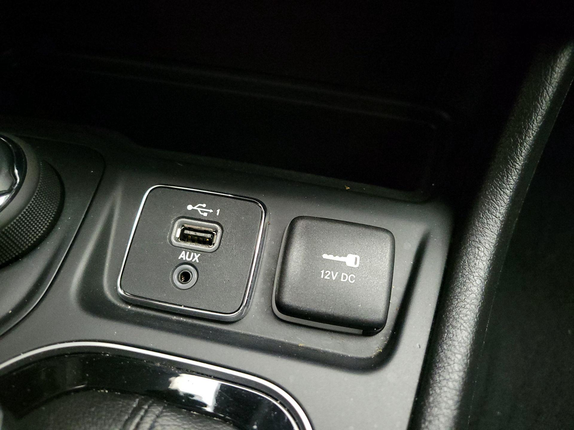 Thumbnail: 2021 Jeep Cherokee - 18