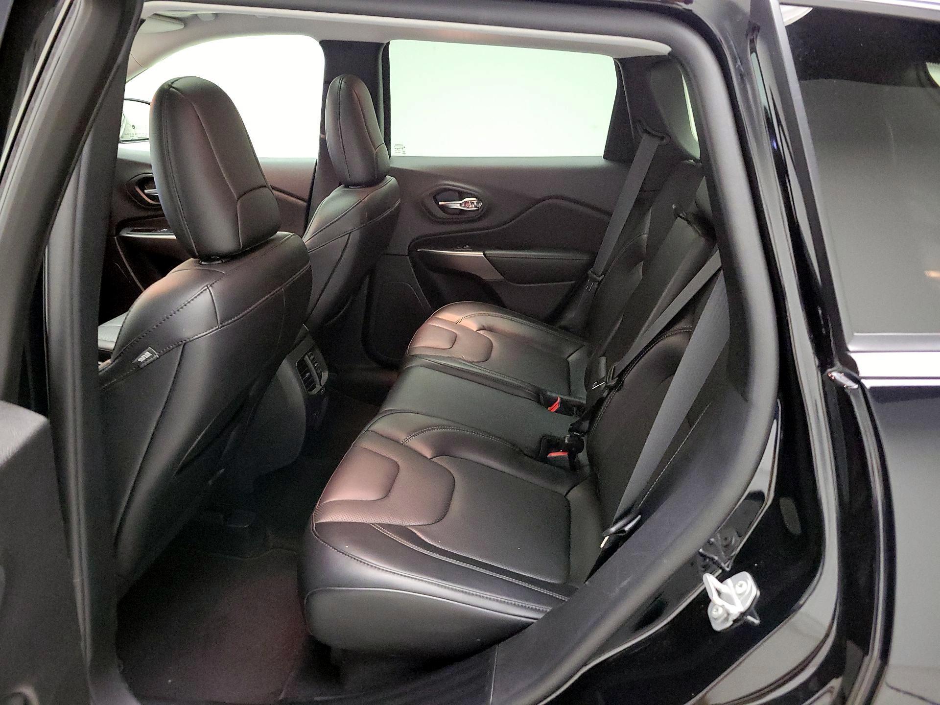 Thumbnail: 2021 Jeep Cherokee - 20