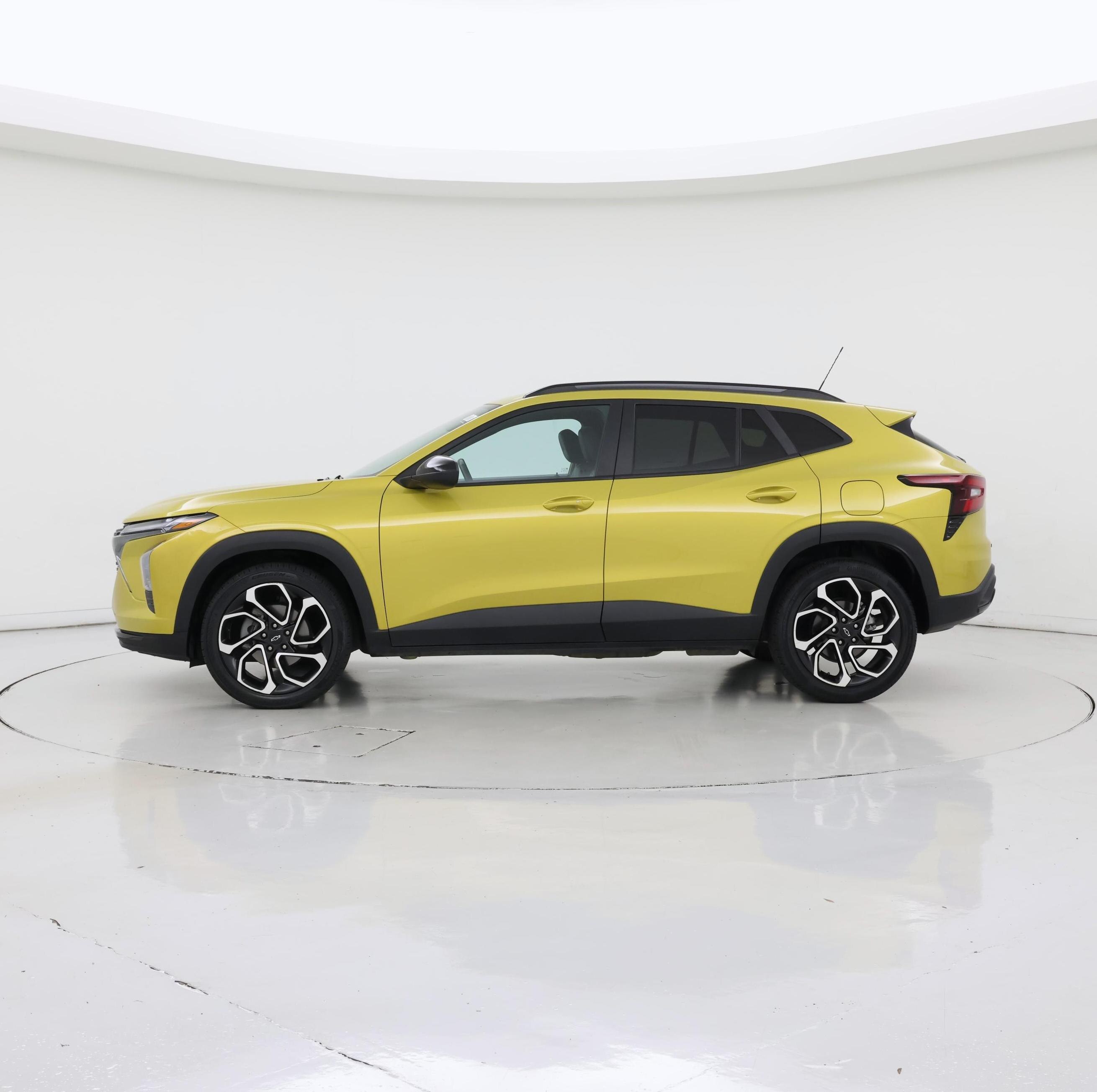 Thumbnail: 2024 Chevrolet Trax - 3
