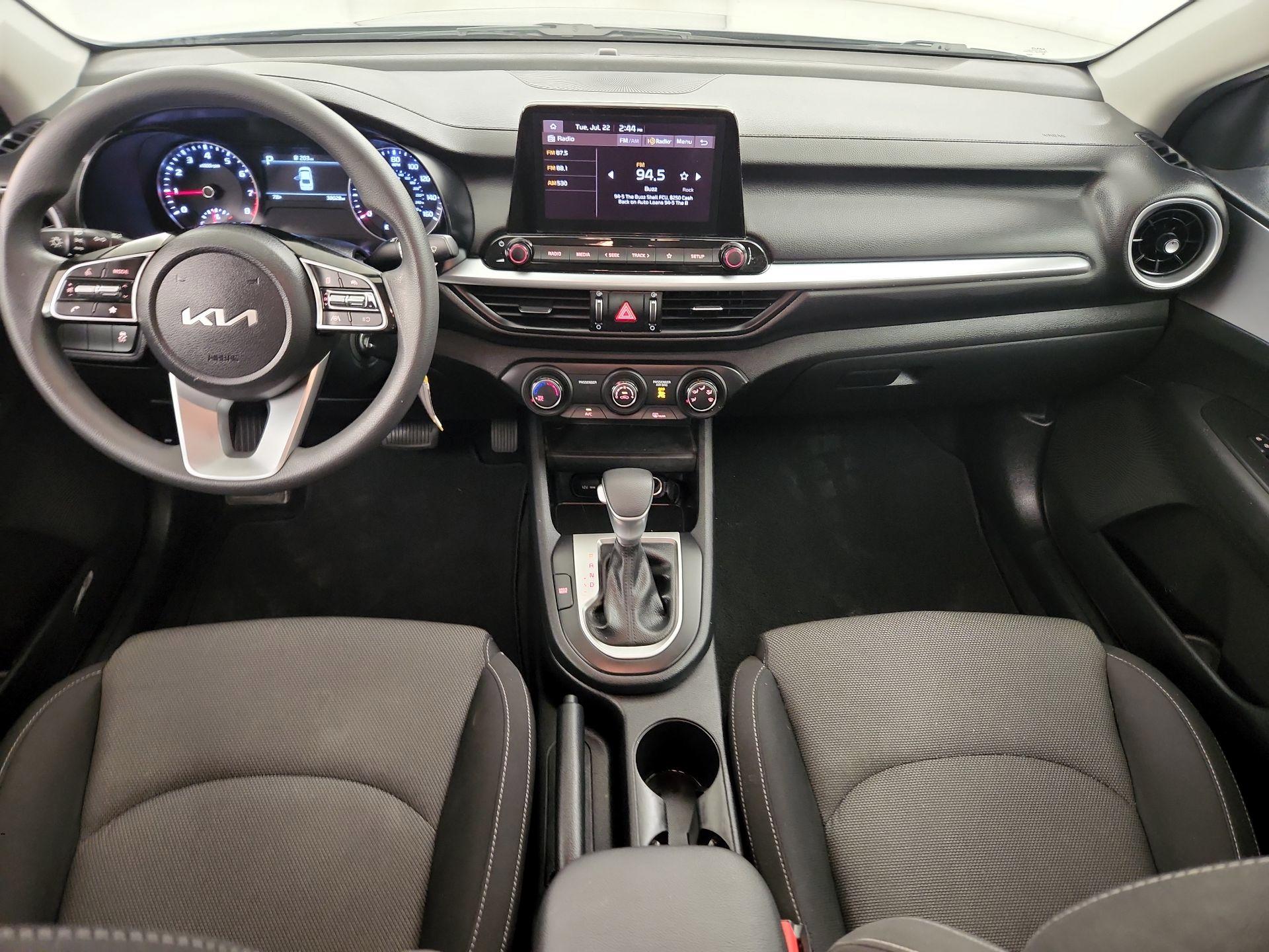 Thumbnail: 2022 Kia Forte - 9