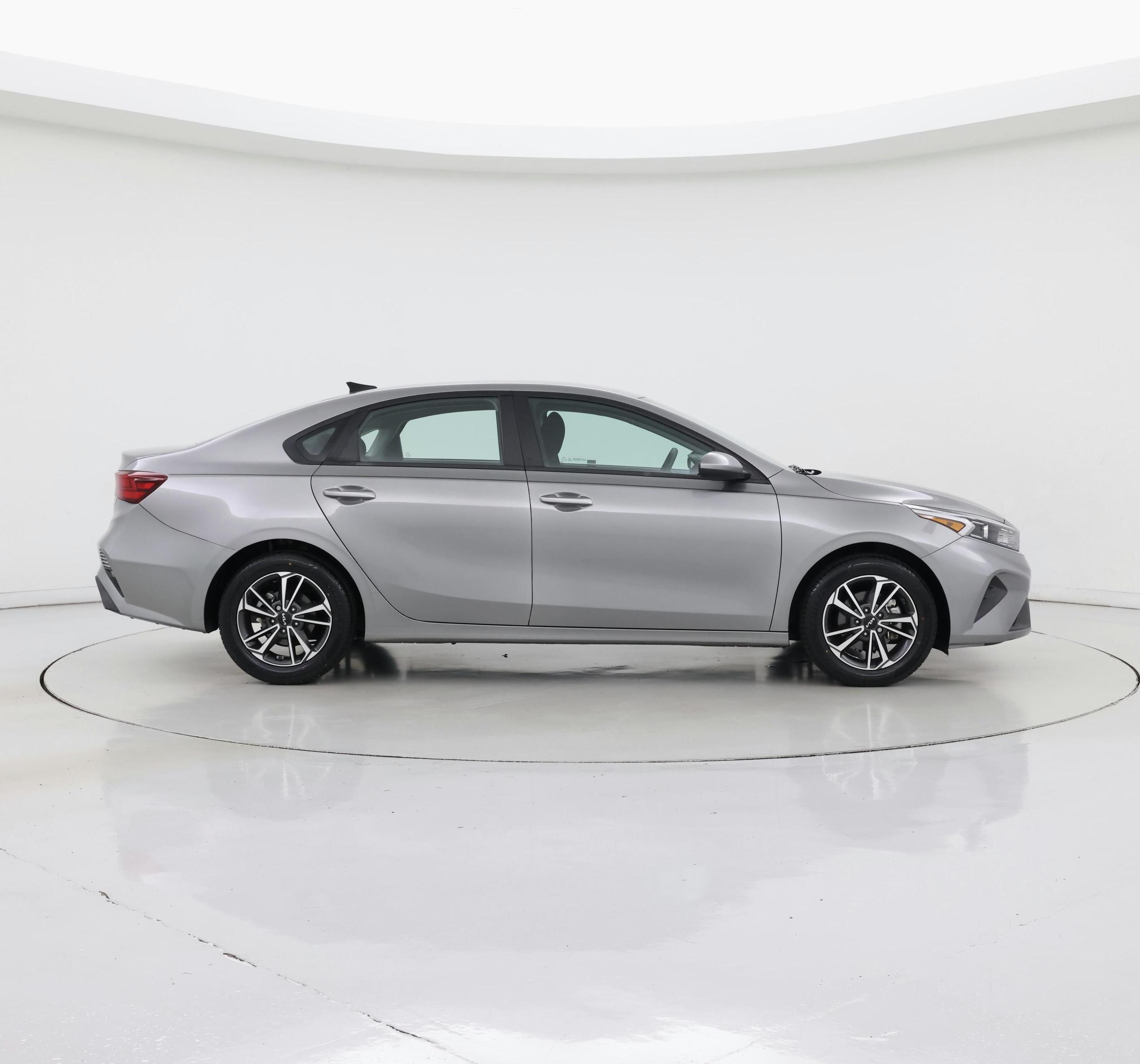Thumbnail: 2022 Kia Forte - 7