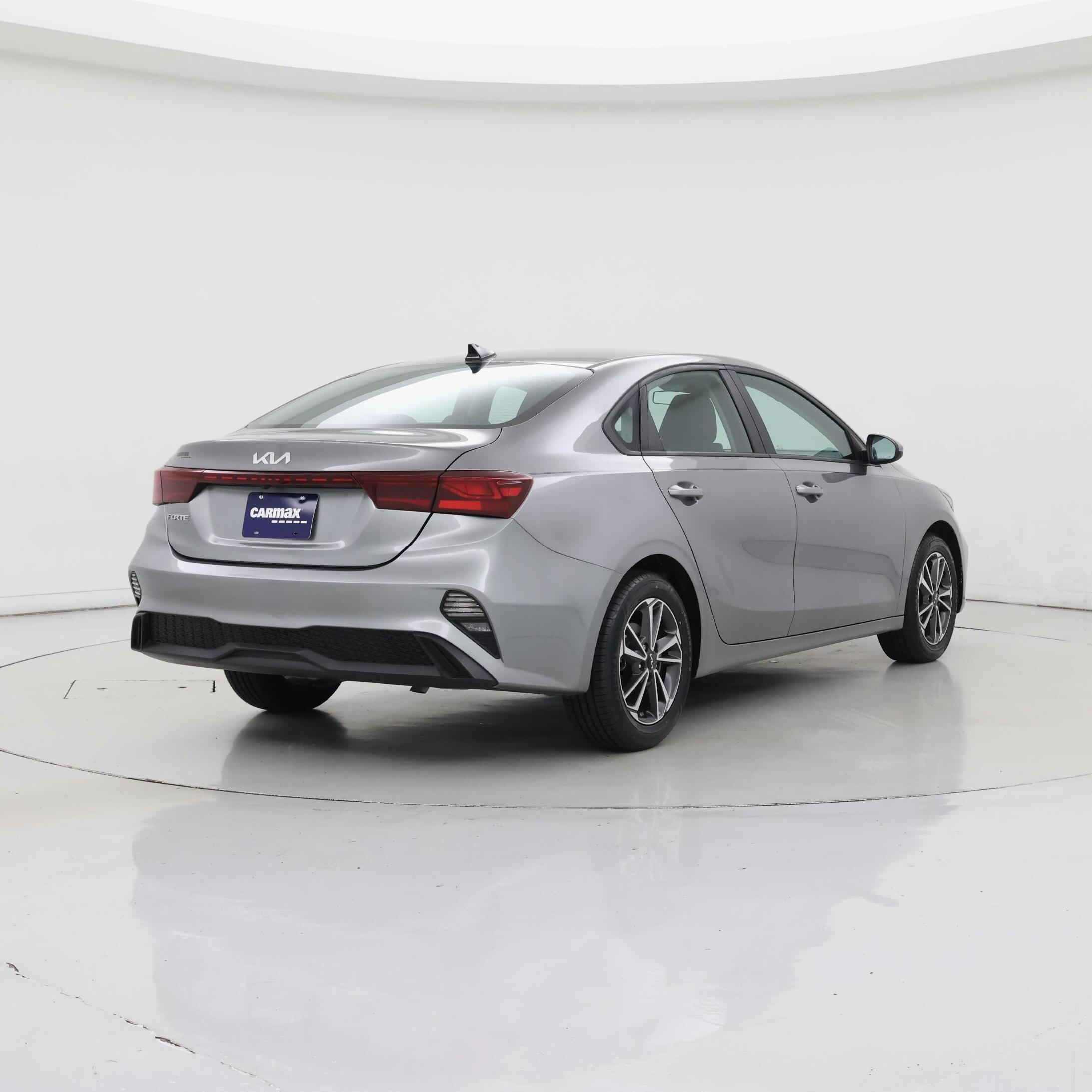 Thumbnail: 2022 Kia Forte - 8