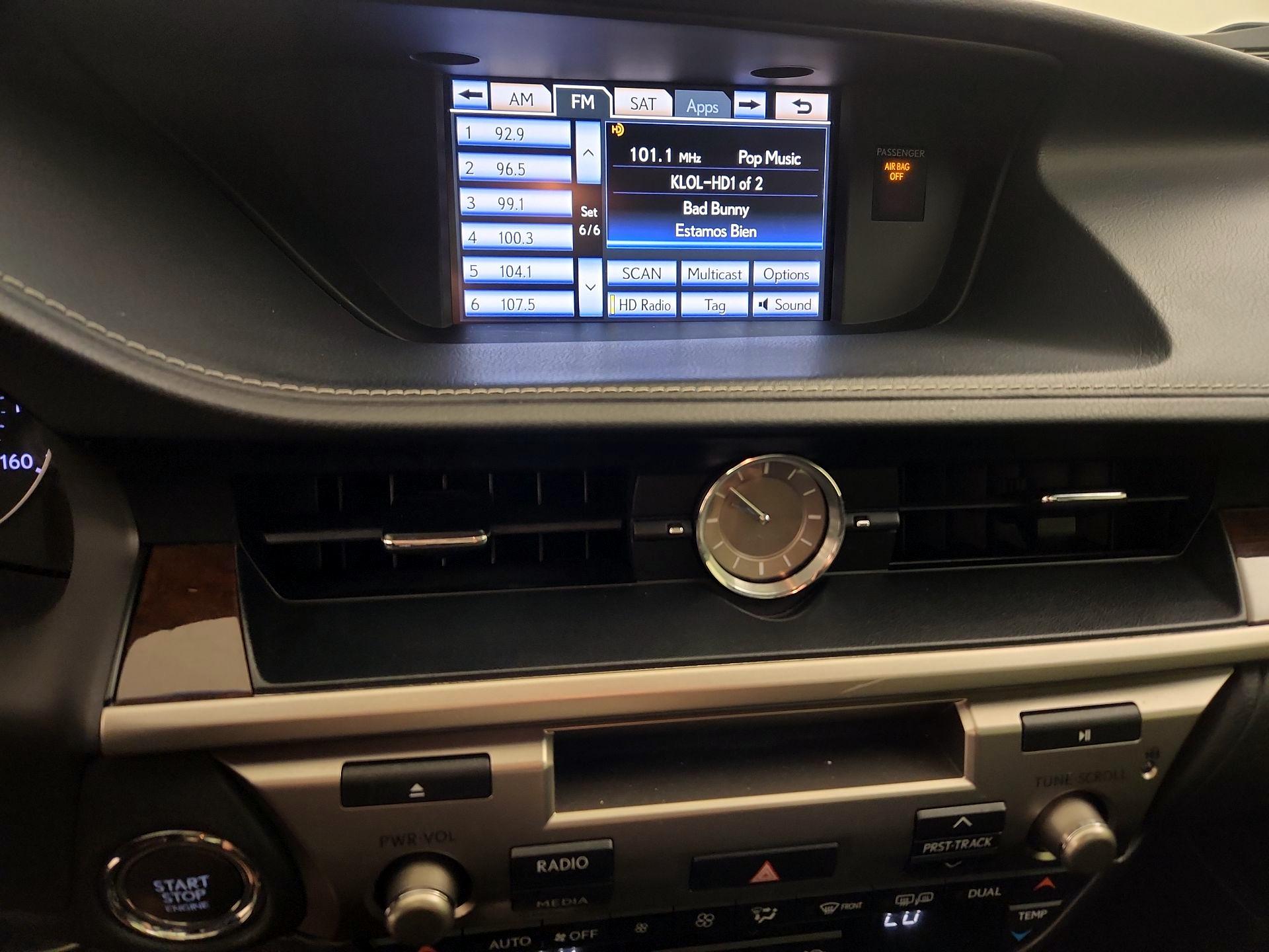 Thumbnail: 2013 Lexus ES - 16