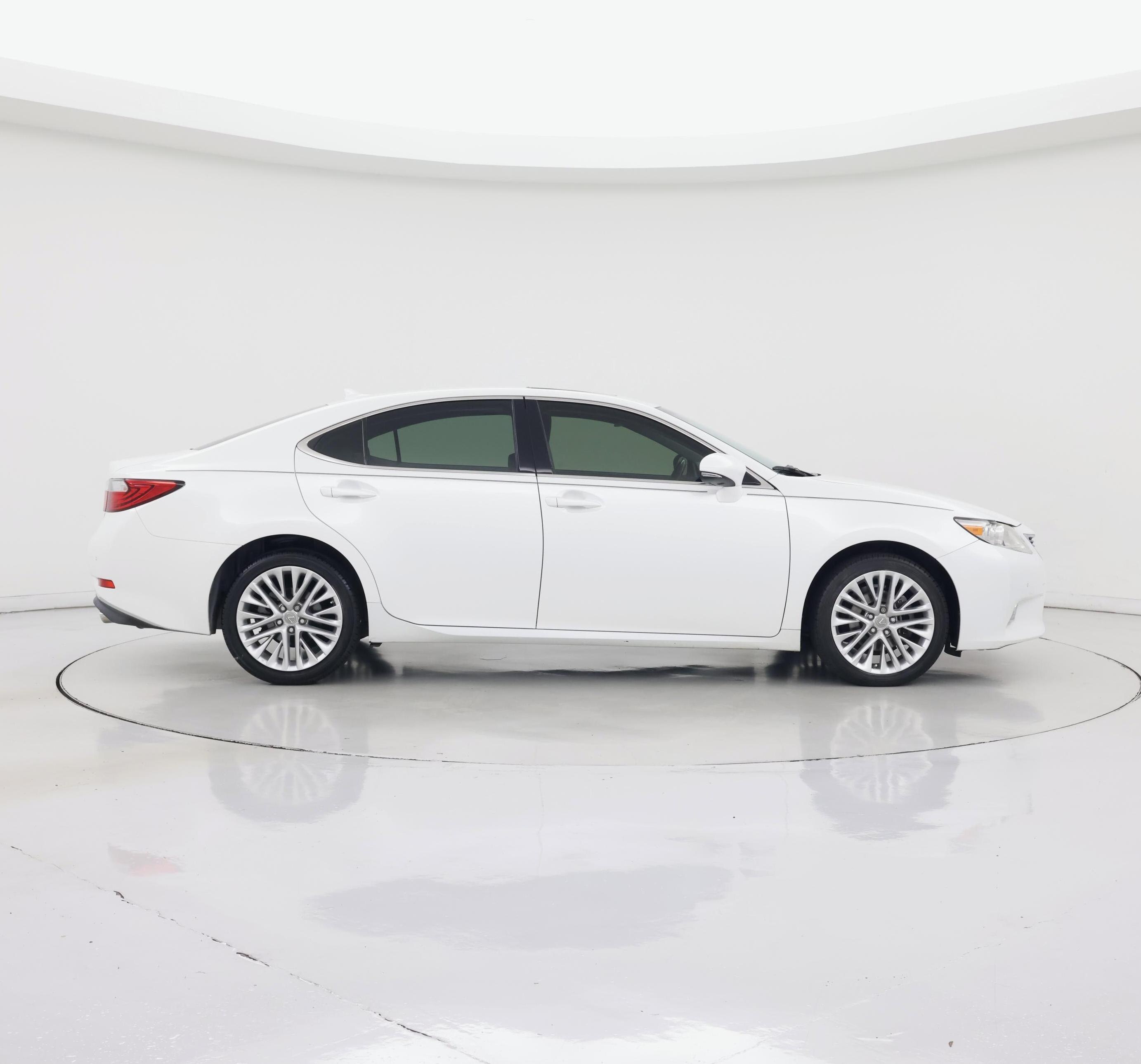Thumbnail: 2013 Lexus ES - 7