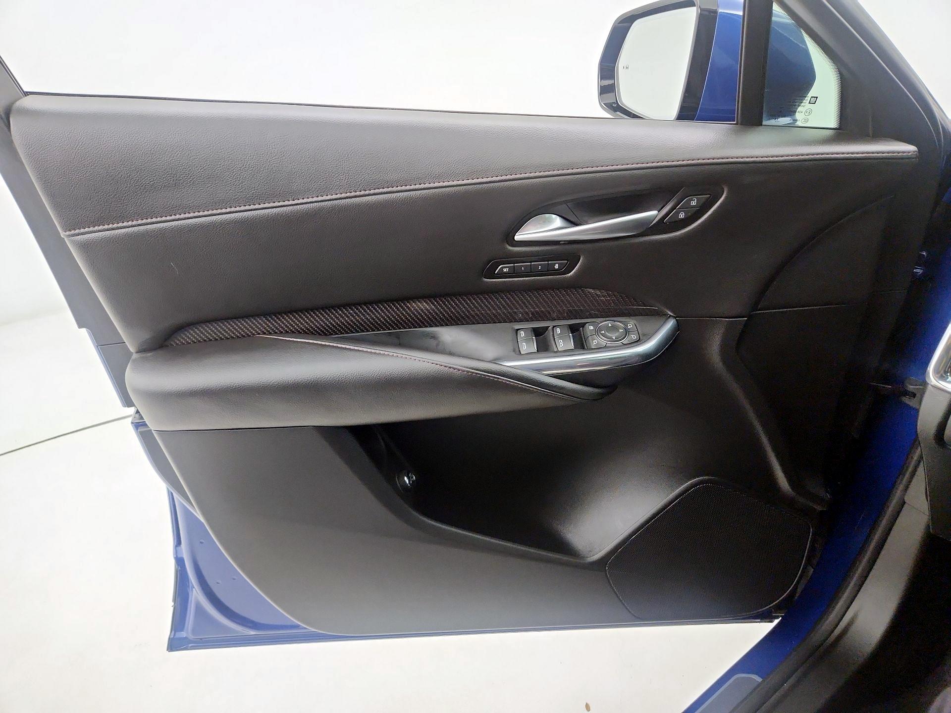 Thumbnail: 2023 Cadillac XT4 - 12