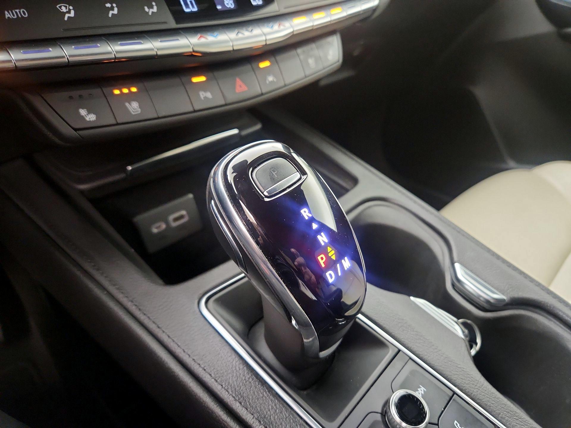 Thumbnail: 2023 Cadillac XT4 - 17