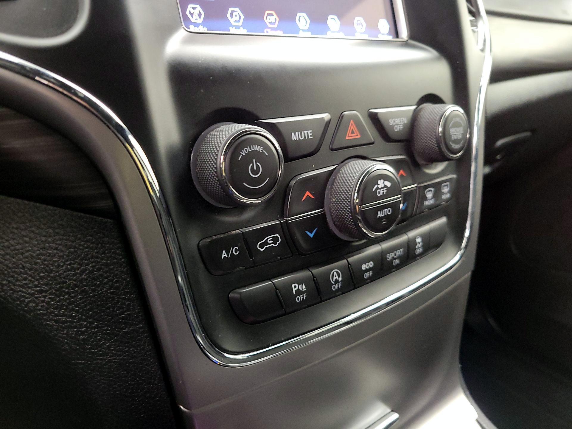 Thumbnail: 2021 Jeep Grand Cherokee - 16