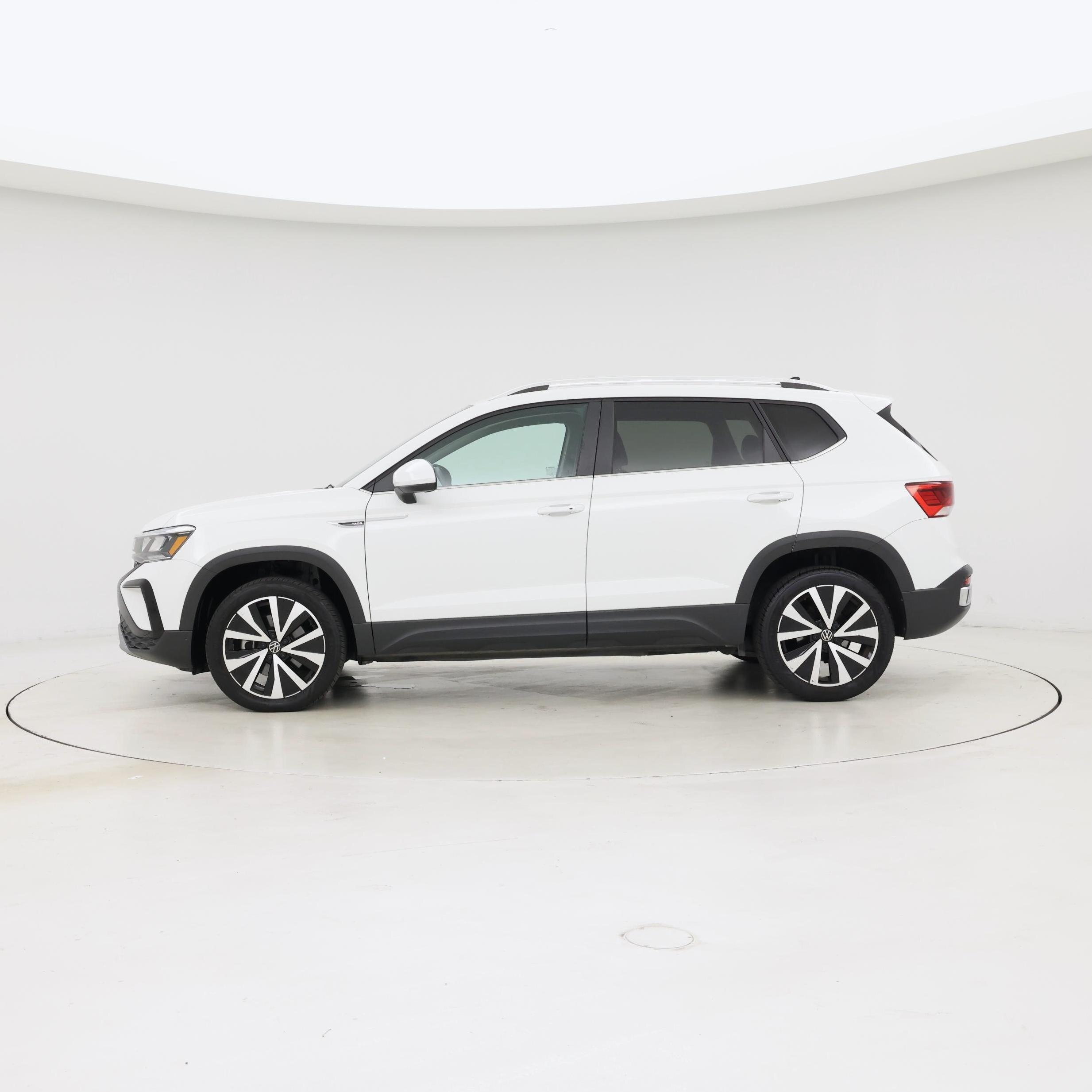 Thumbnail: 2023 Volkswagen Taos - 3